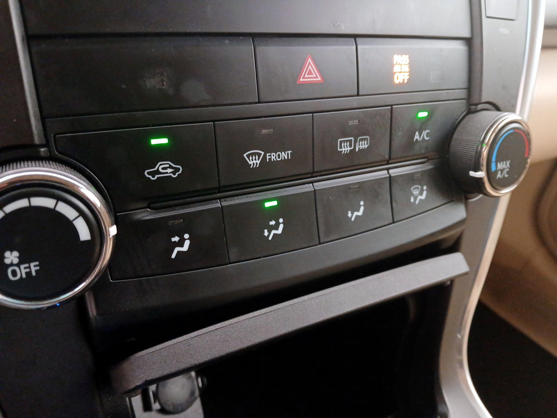 Thumbnail: 2016 Toyota Camry - 15