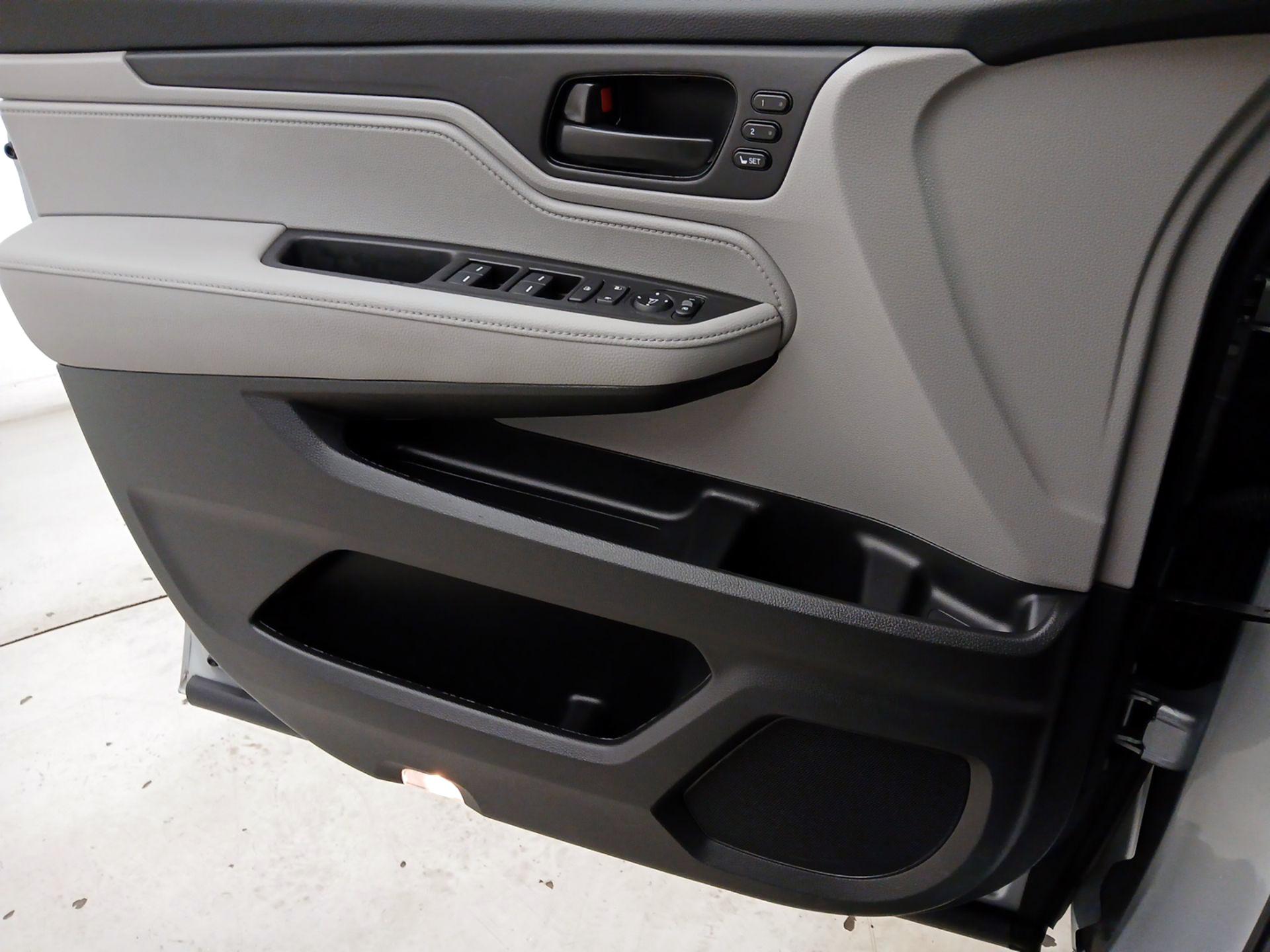 Thumbnail: 2024 Honda Odyssey - 12