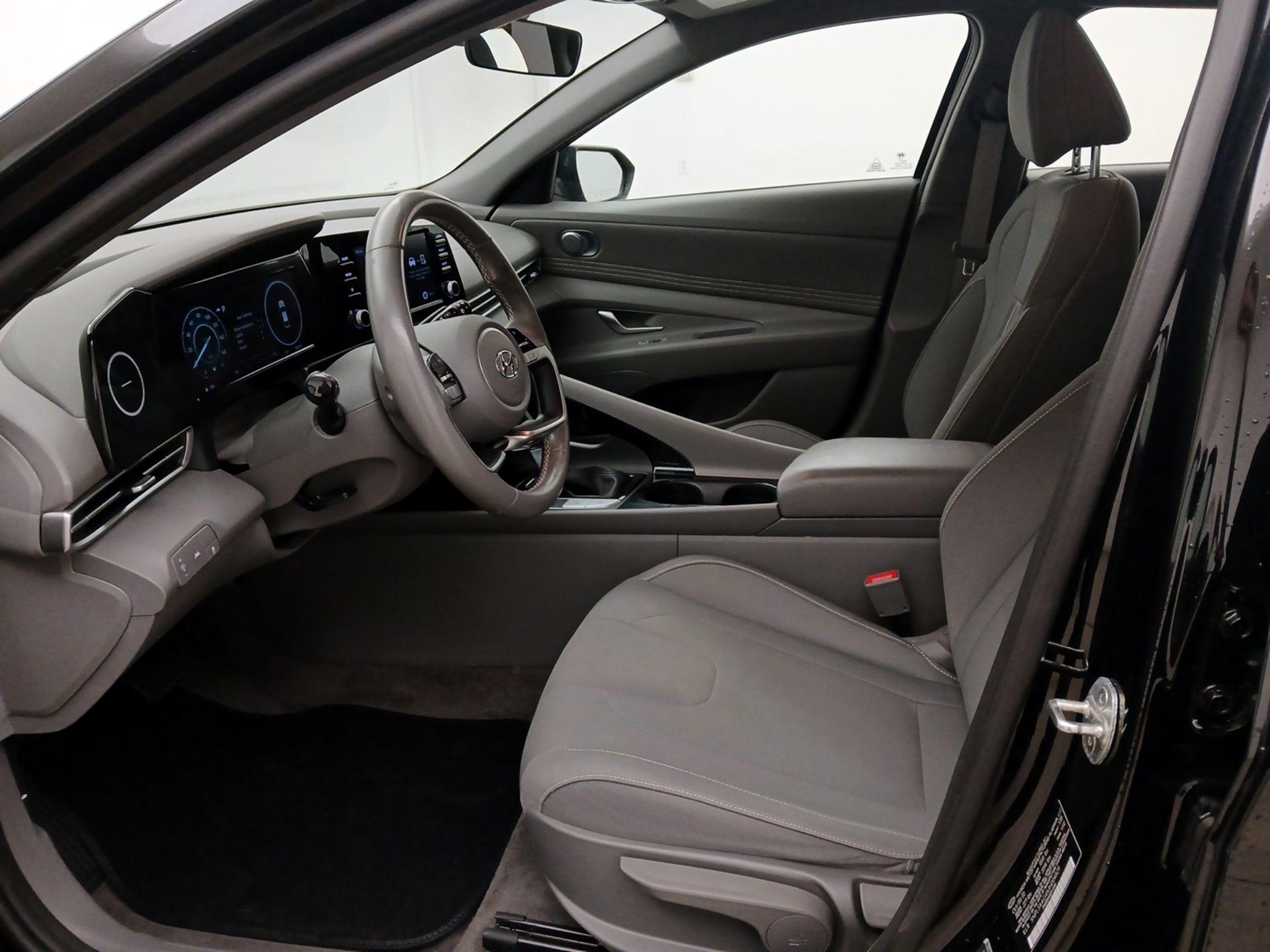 Thumbnail: 2021 Hyundai Elantra - 11