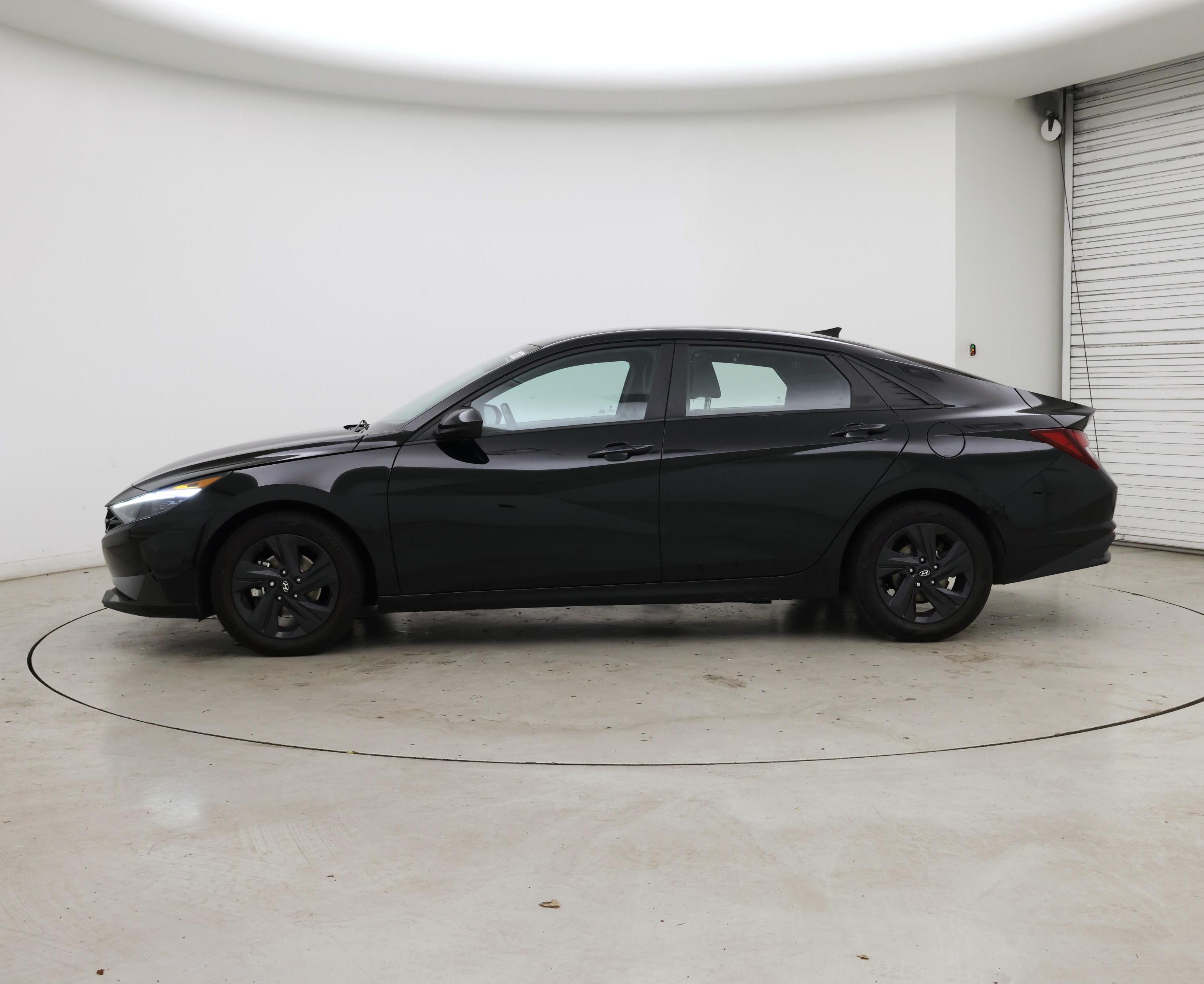 Thumbnail: 2021 Hyundai Elantra - 3