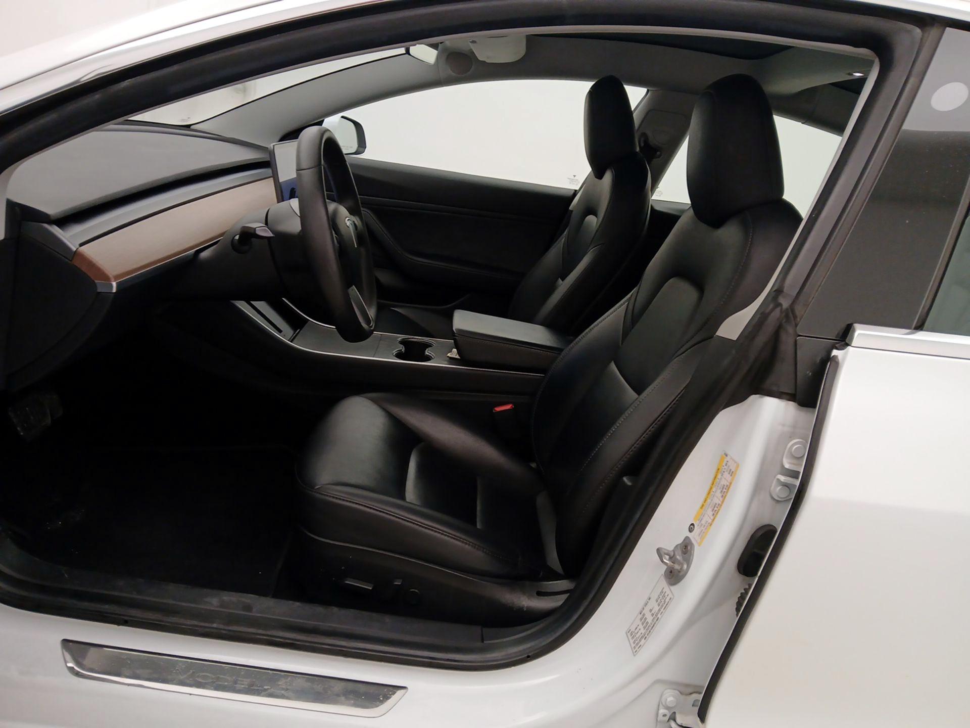 Thumbnail: 2019 Tesla Model 3 - 11