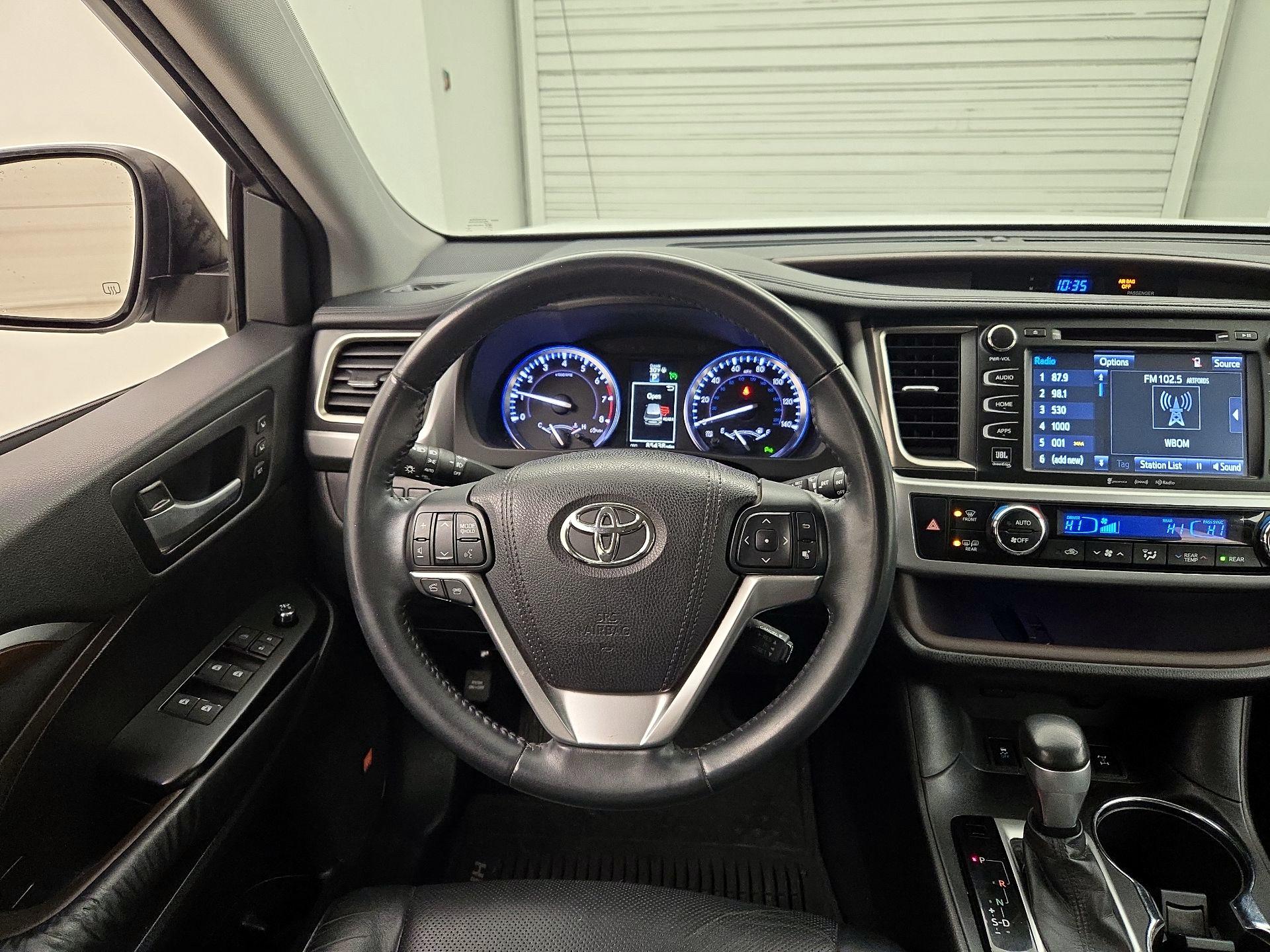 Thumbnail: 2016 Toyota Highlander - 10