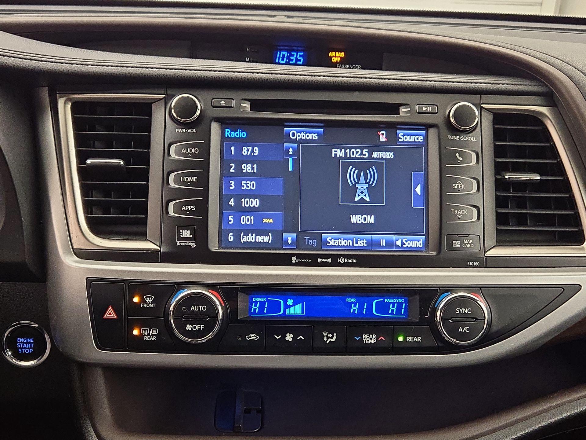 Thumbnail: 2016 Toyota Highlander - 16