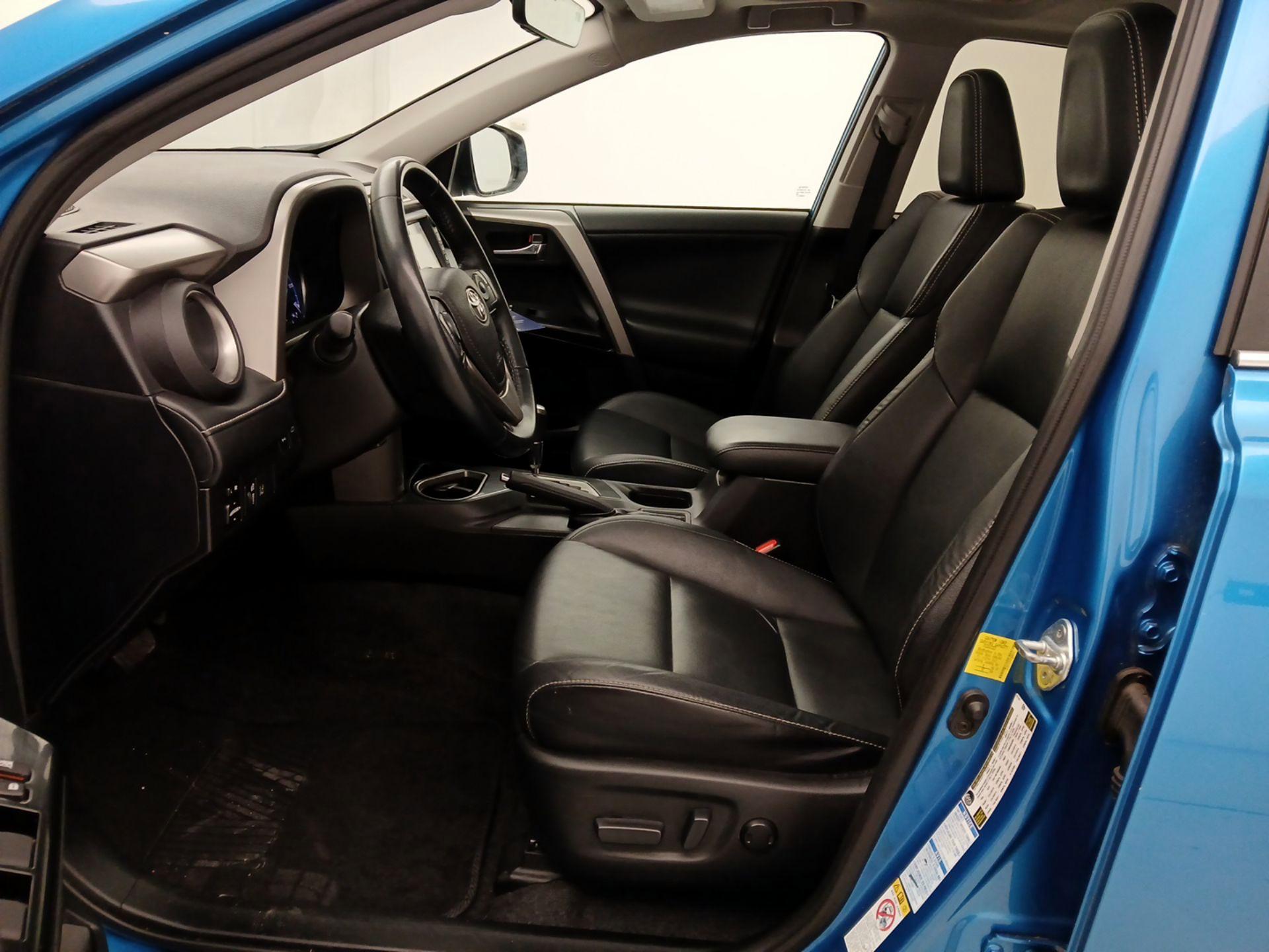 Thumbnail: 2017 Toyota RAV4 - 11