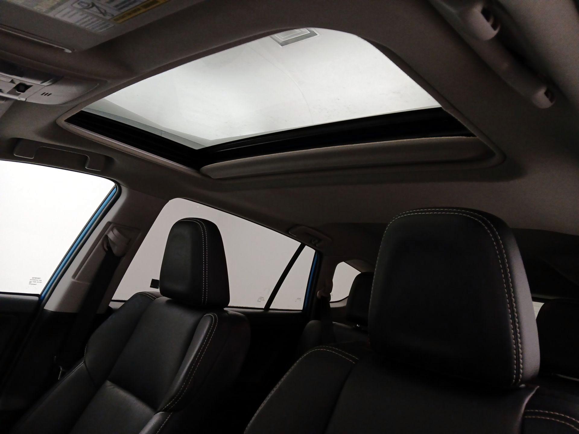 Thumbnail: 2017 Toyota RAV4 - 19