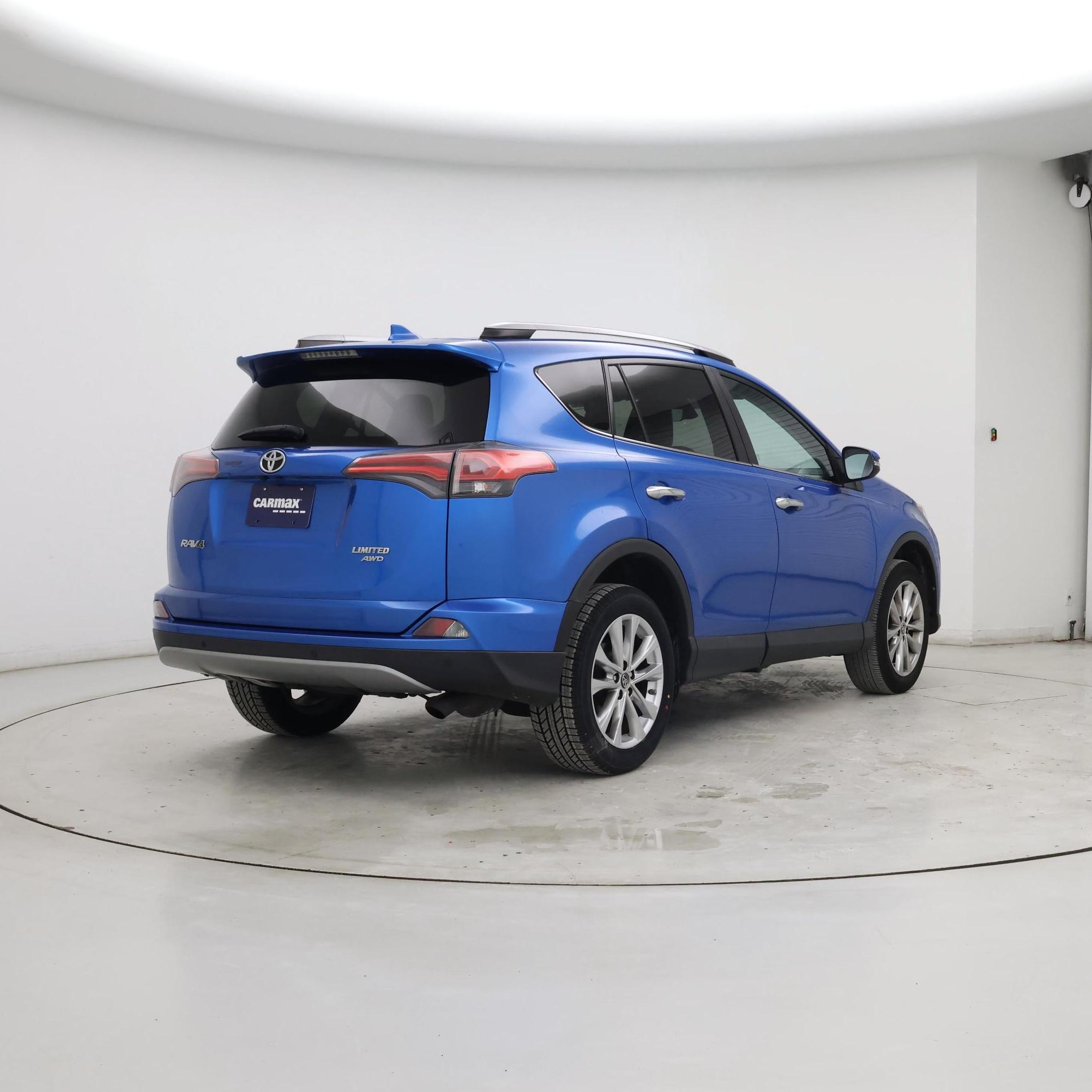 Thumbnail: 2017 Toyota RAV4 - 8