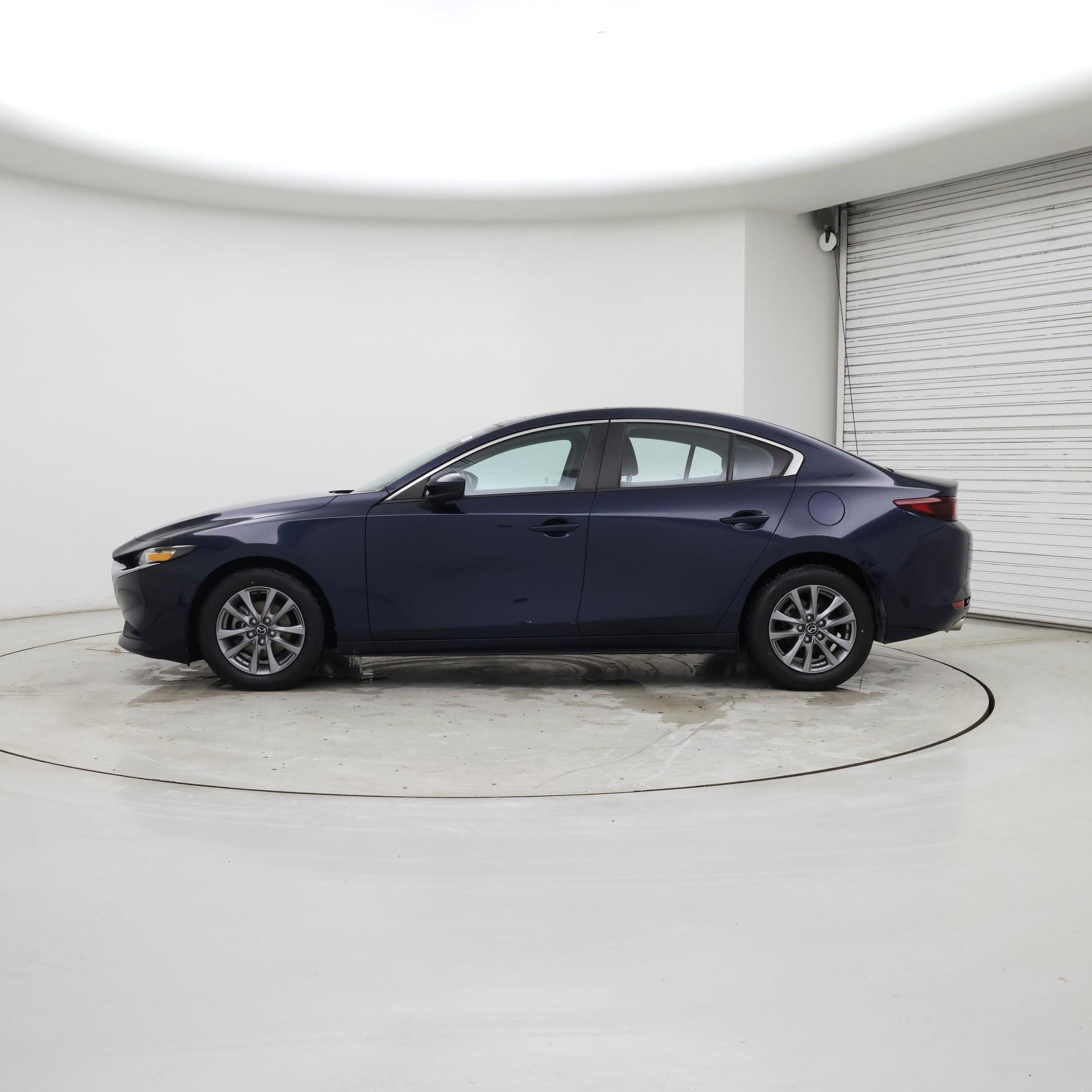 Thumbnail: 2022 Mazda Mazda3 - 3