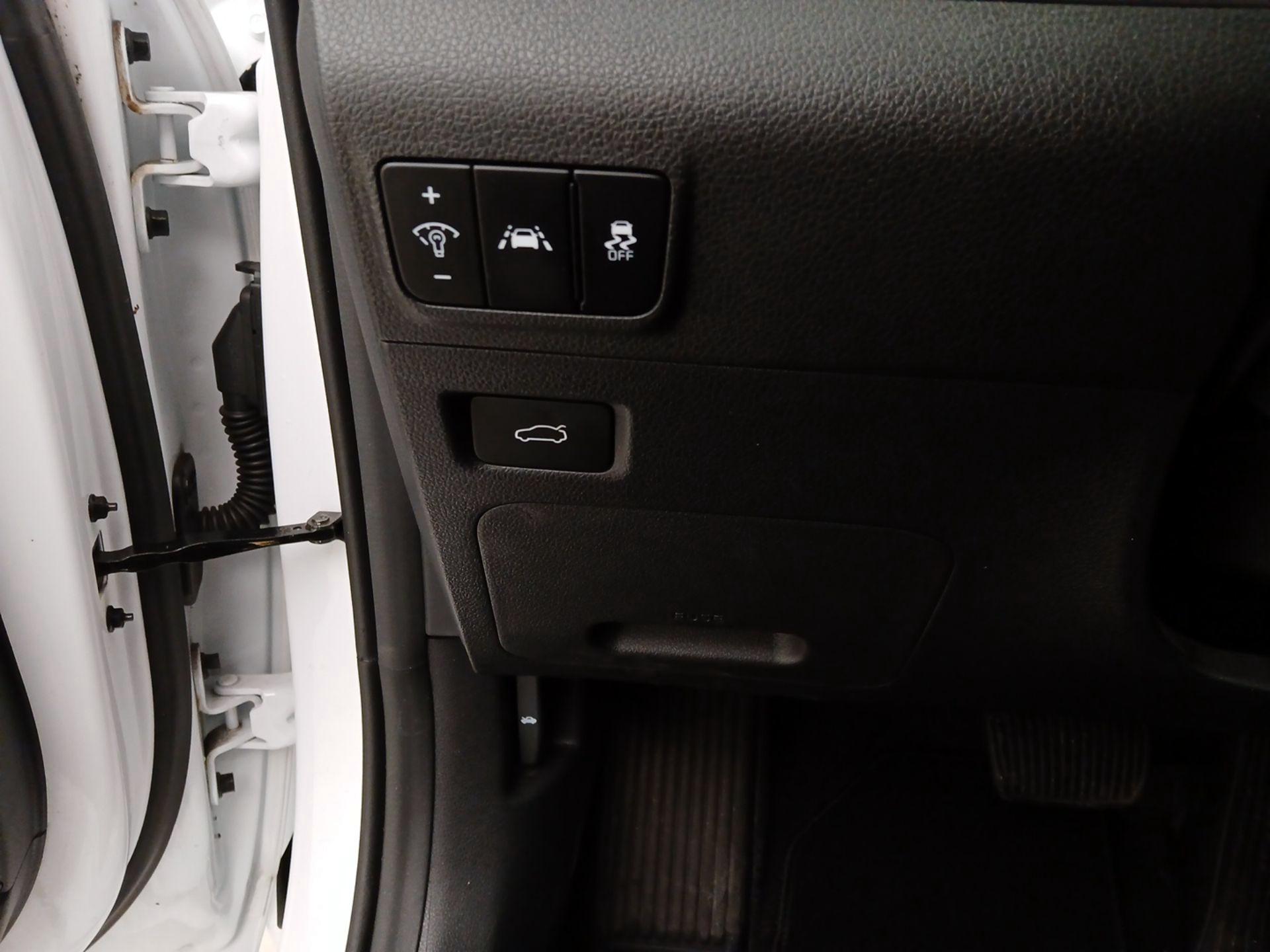 Thumbnail: 2022 Kia K5 - 13