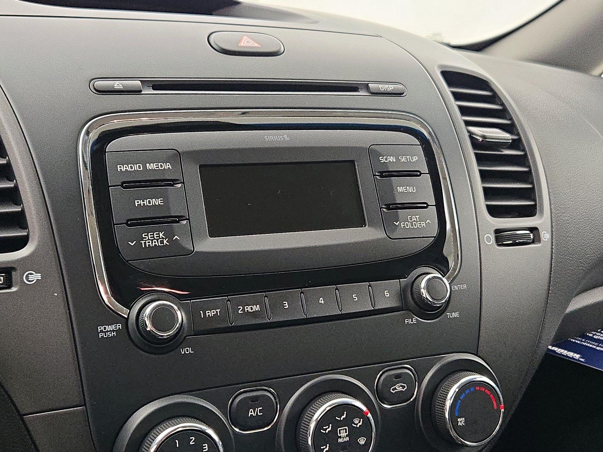 Thumbnail: 2018 Kia Forte - 14