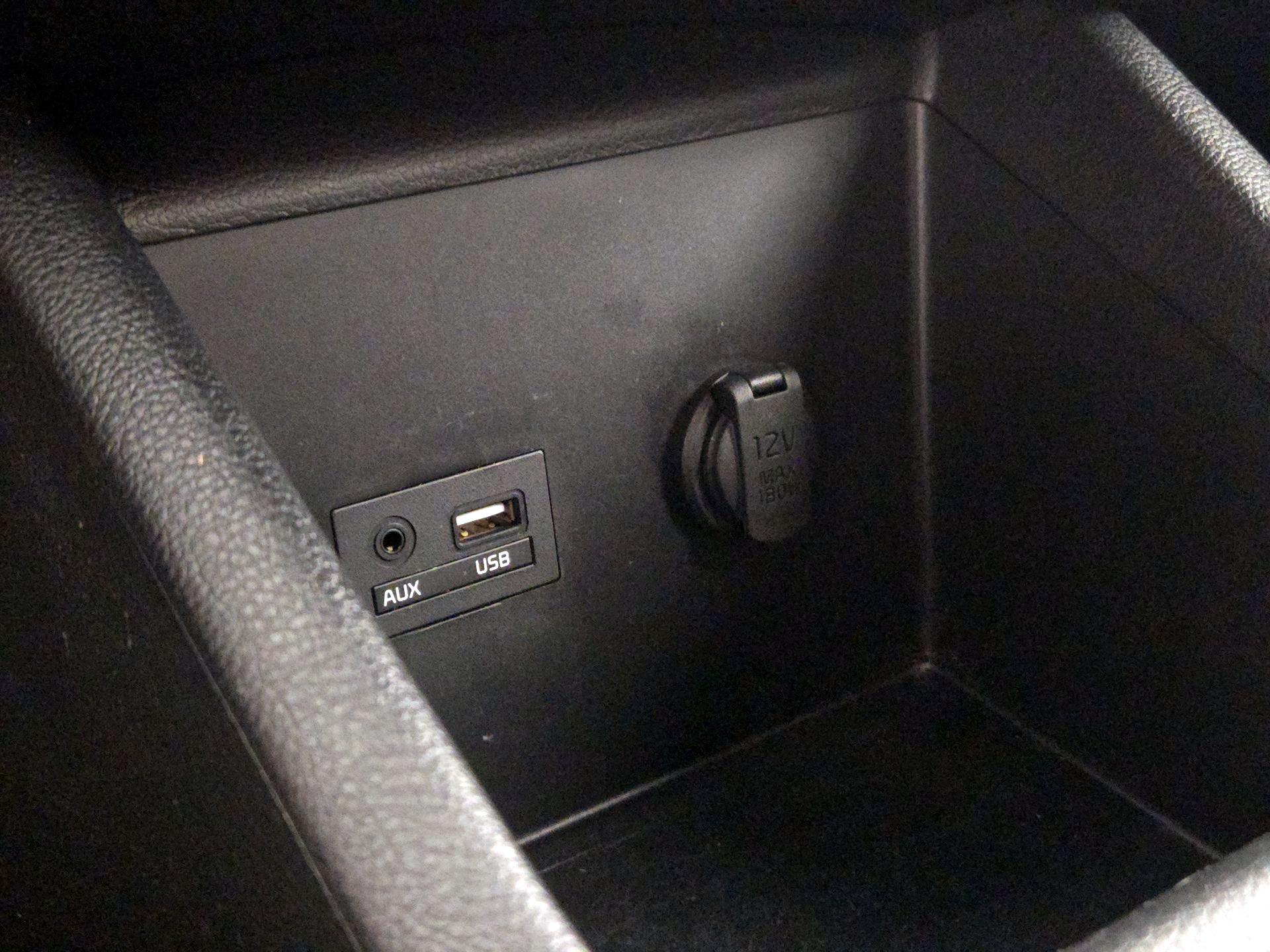 Thumbnail: 2018 Kia Forte - 17