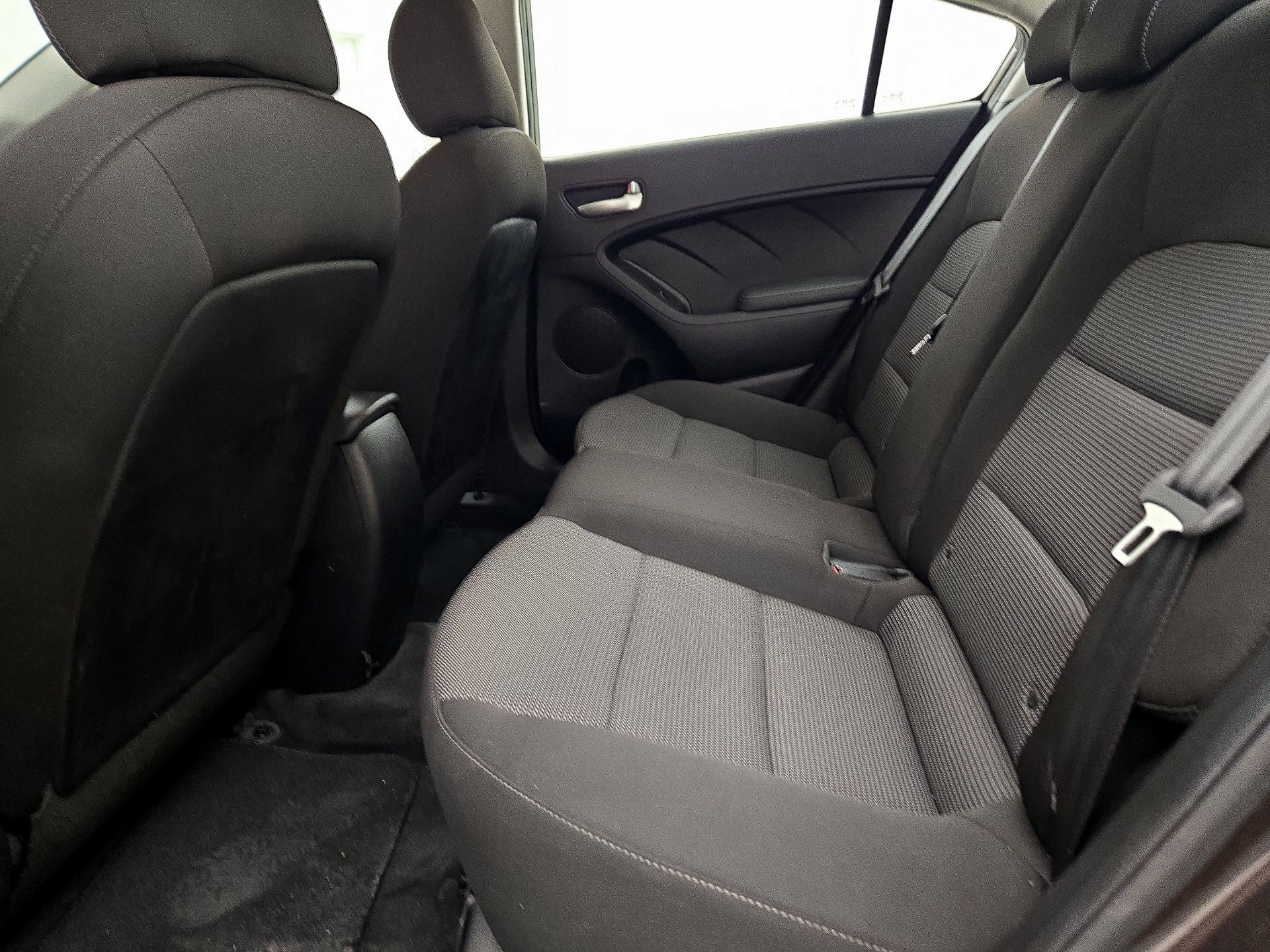 Thumbnail: 2018 Kia Forte - 18