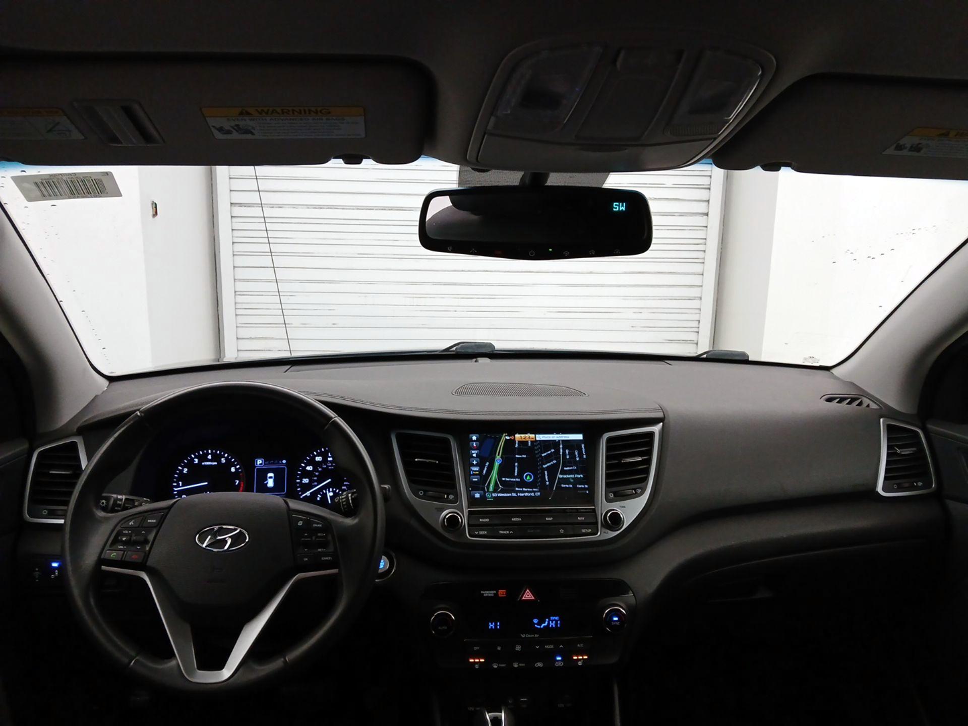 Thumbnail: 2018 Hyundai Tucson - 9