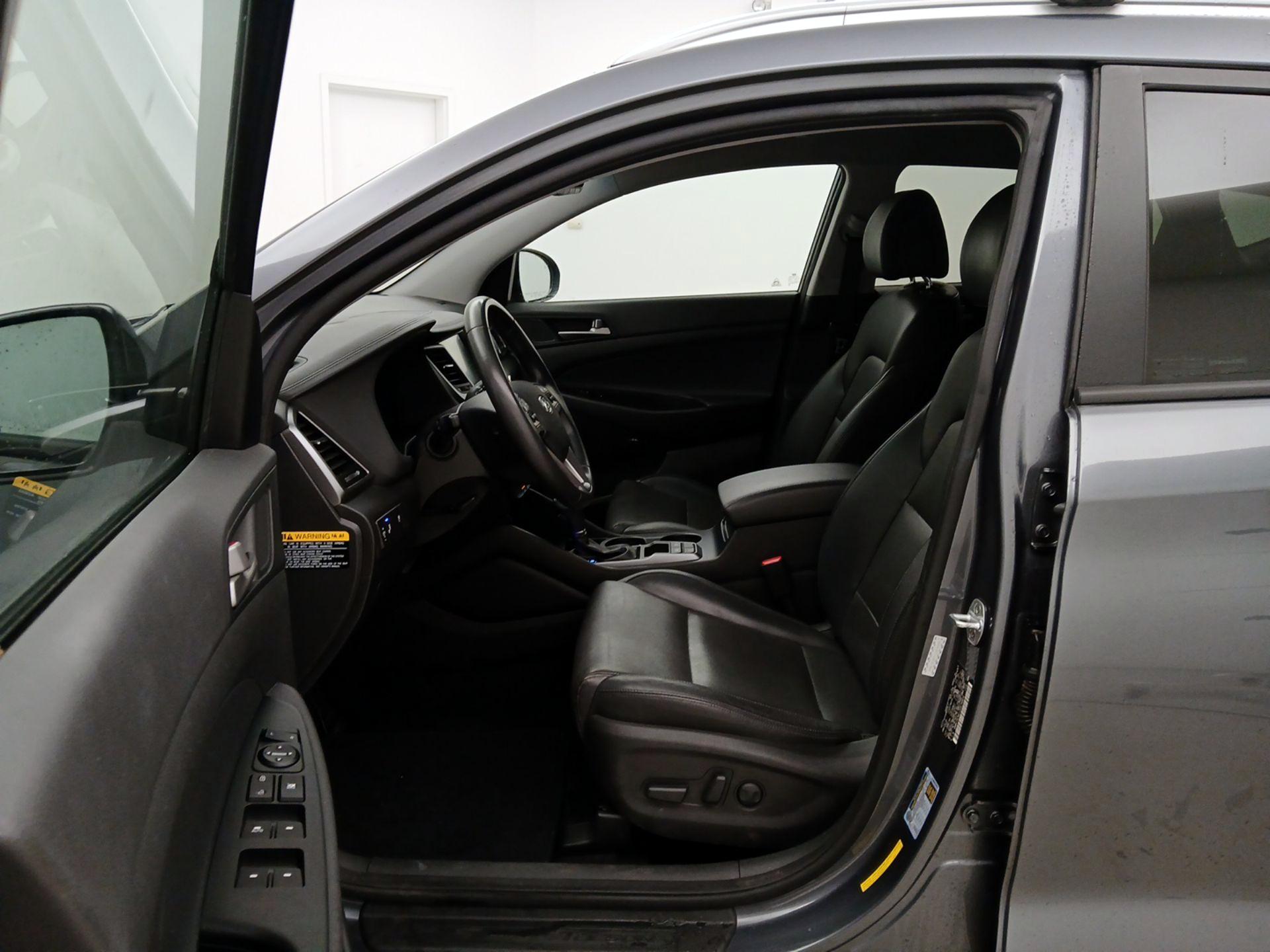 Thumbnail: 2018 Hyundai Tucson - 11