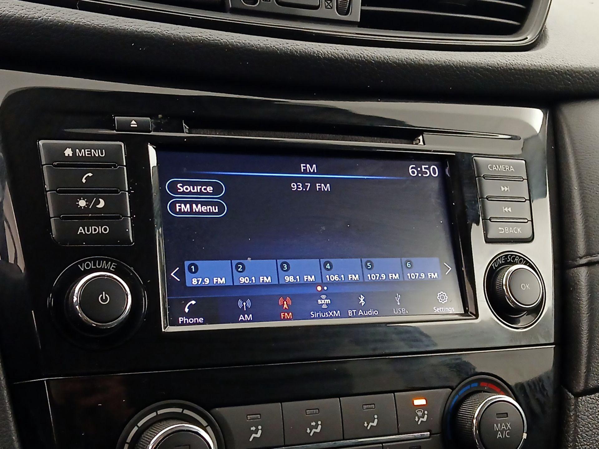 Thumbnail: 2019 Nissan Rogue - 15