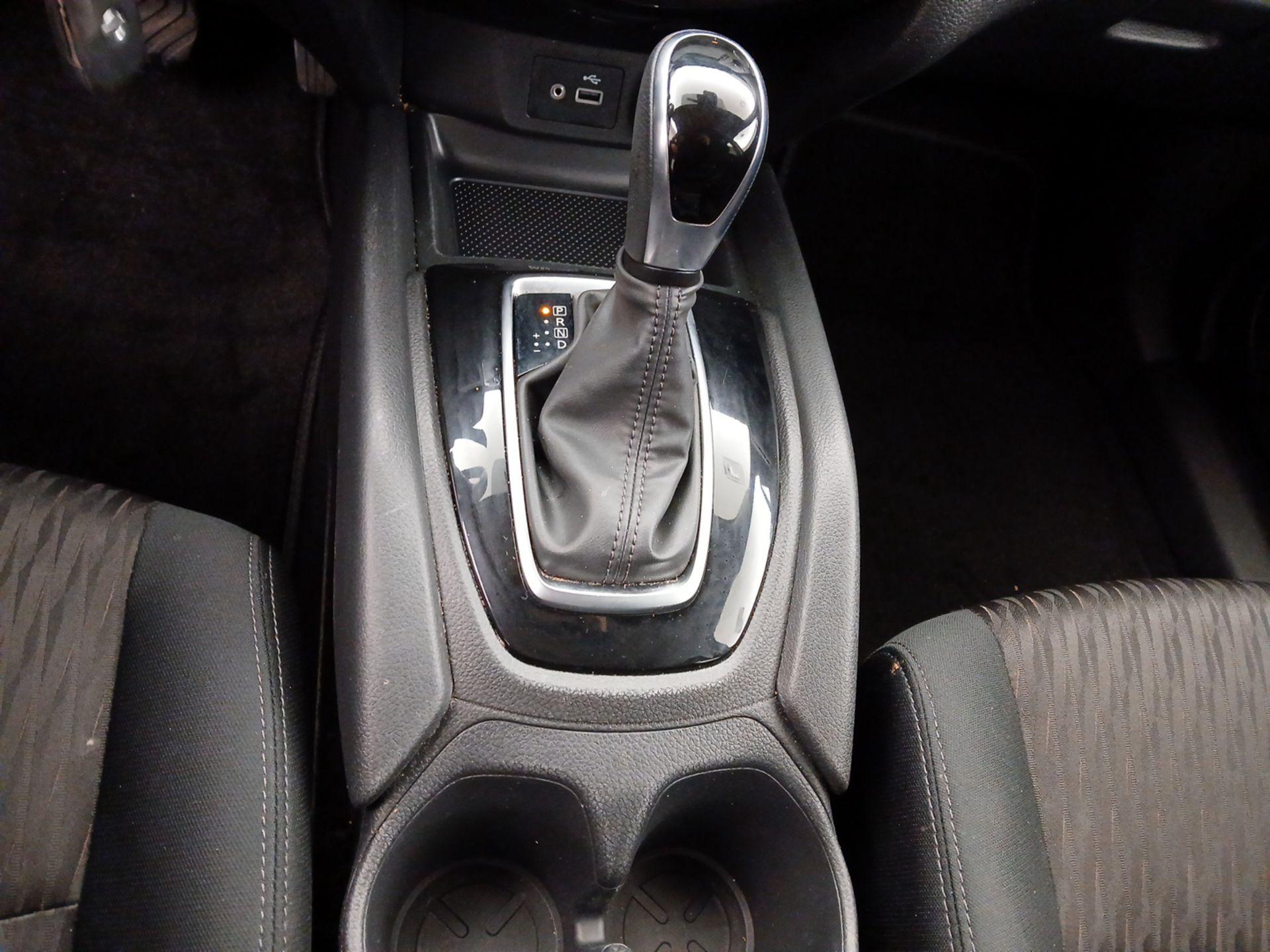 Thumbnail: 2019 Nissan Rogue - 17