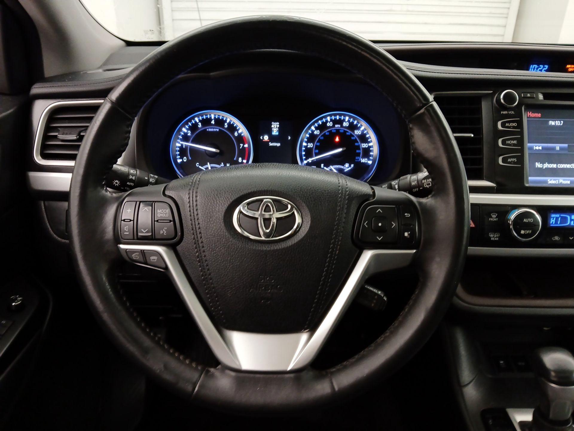 Thumbnail: 2015 Toyota Highlander - 10