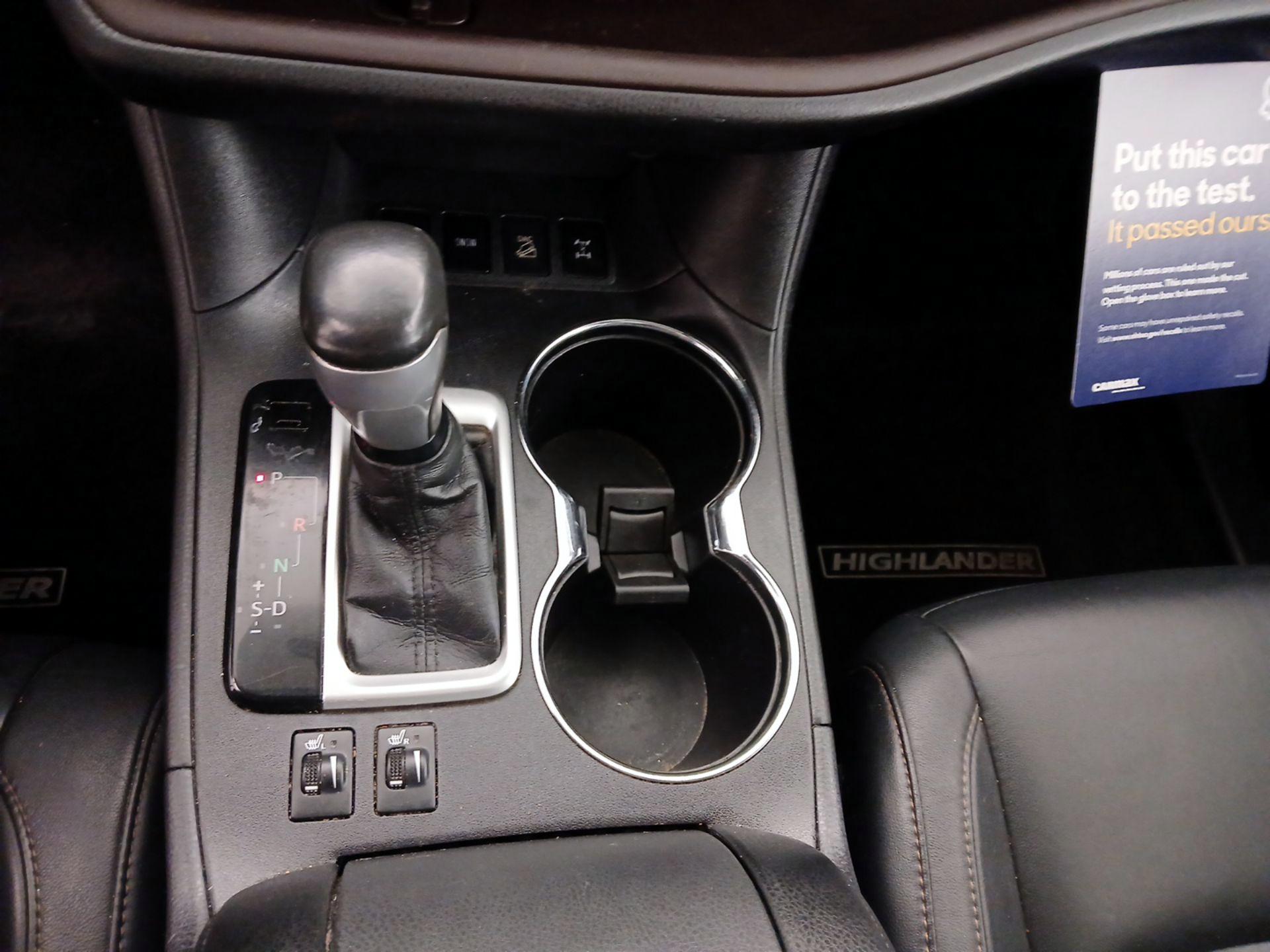 Thumbnail: 2015 Toyota Highlander - 18