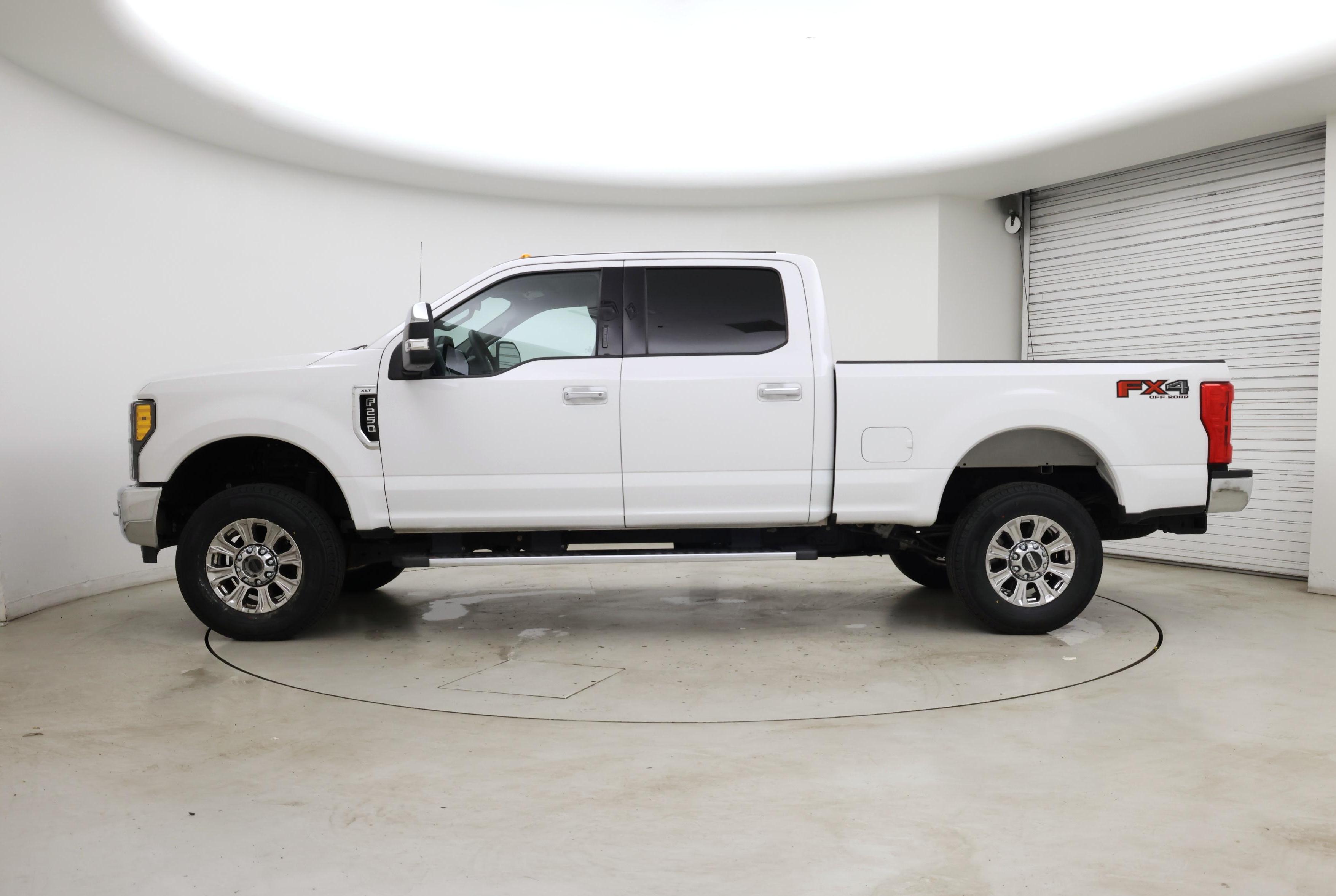 Thumbnail: 2019 Ford F-250 - 3