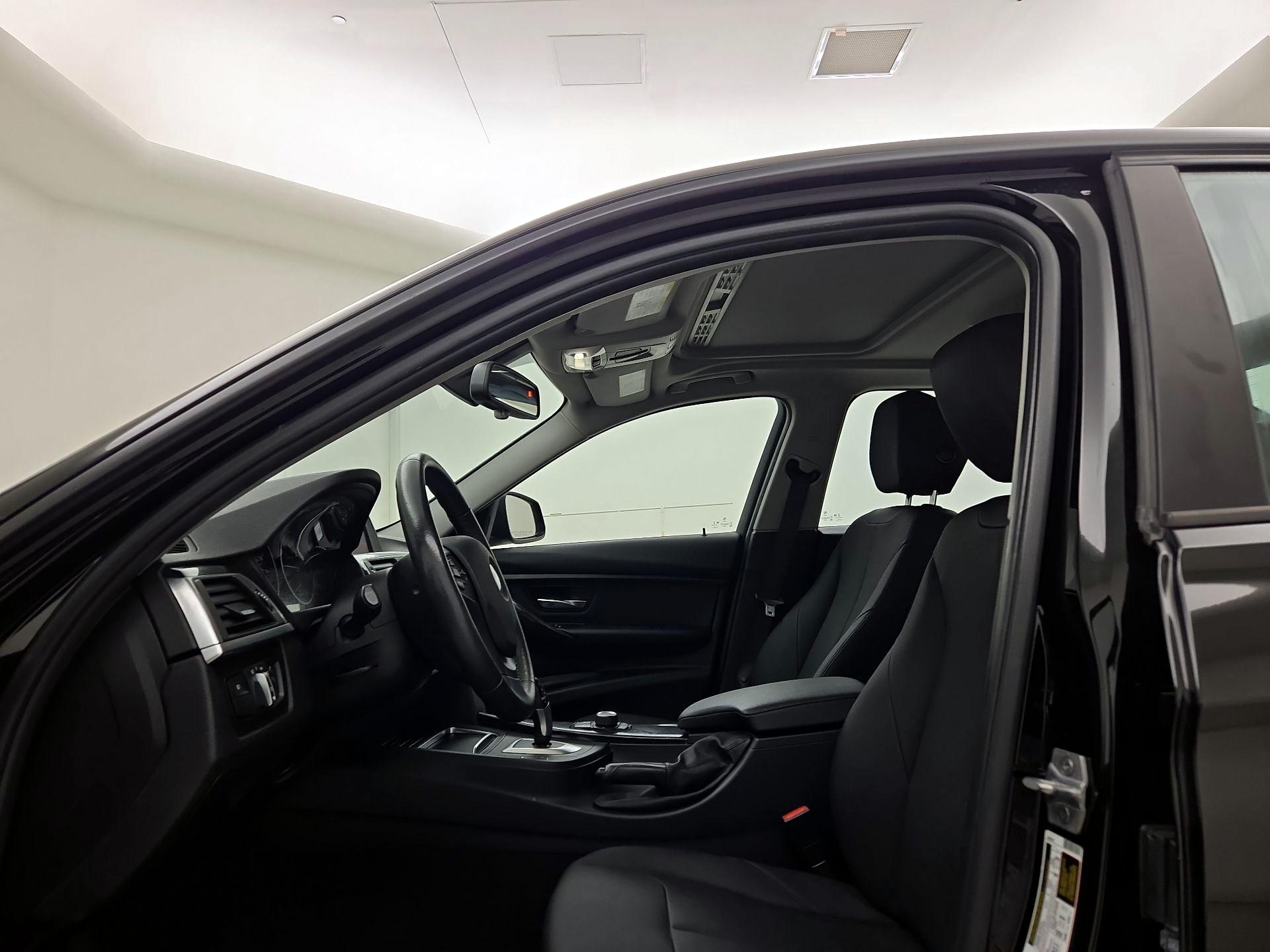 Thumbnail: 2018 BMW 3 Series - 19