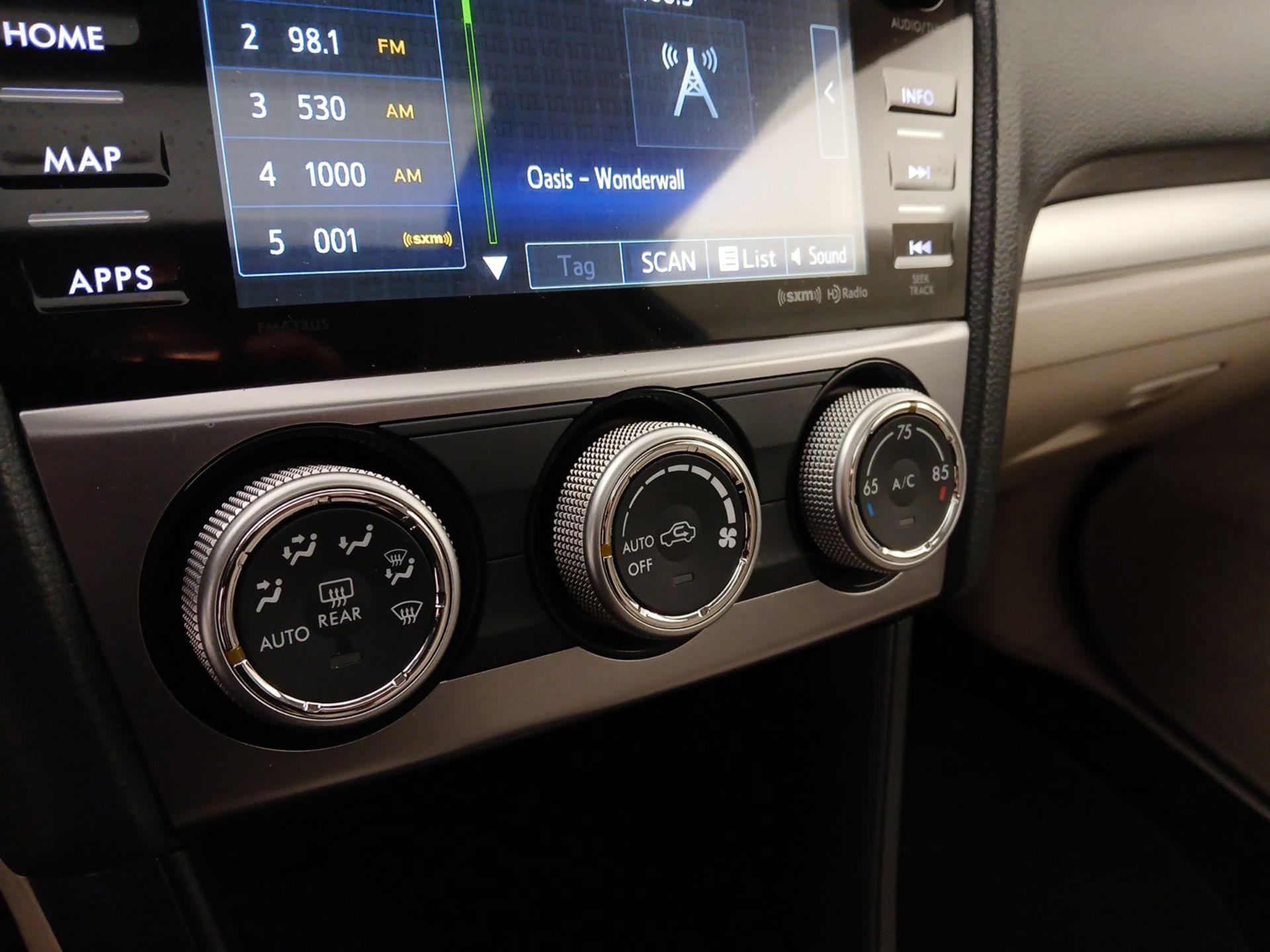 Thumbnail: 2015 Subaru XV Crosstrek - 17