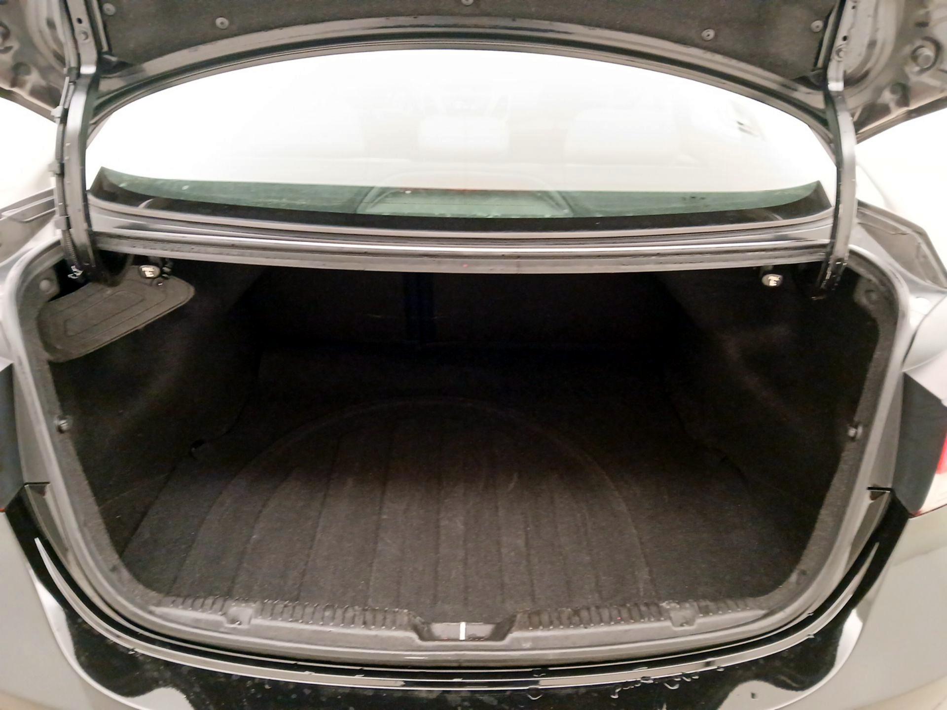 Thumbnail: 2014 Hyundai Elantra - 17