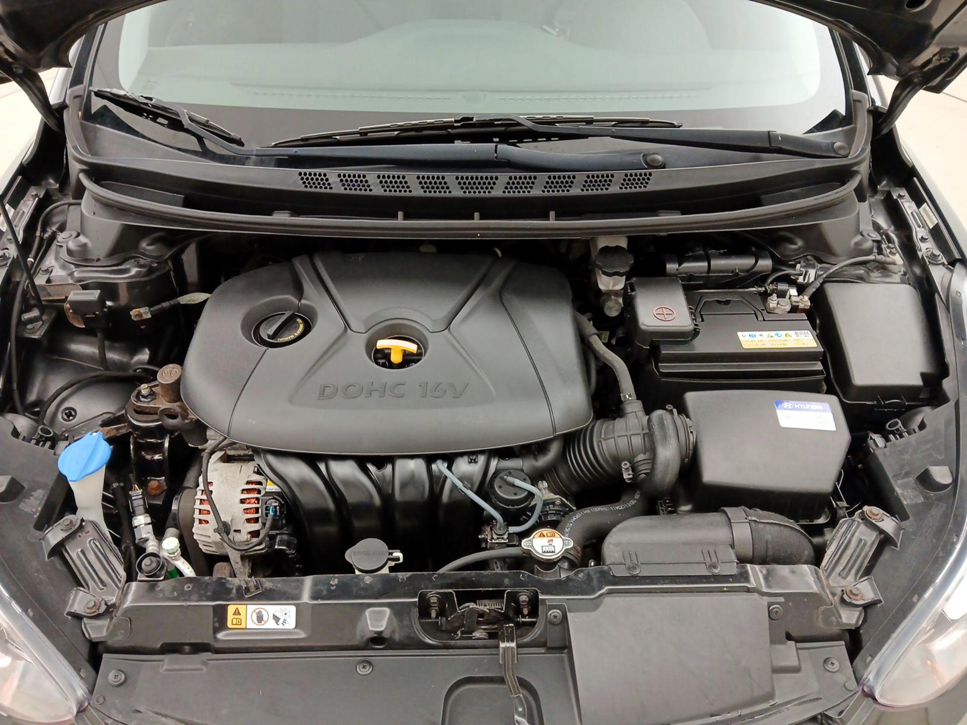 Thumbnail: 2014 Hyundai Elantra - 18