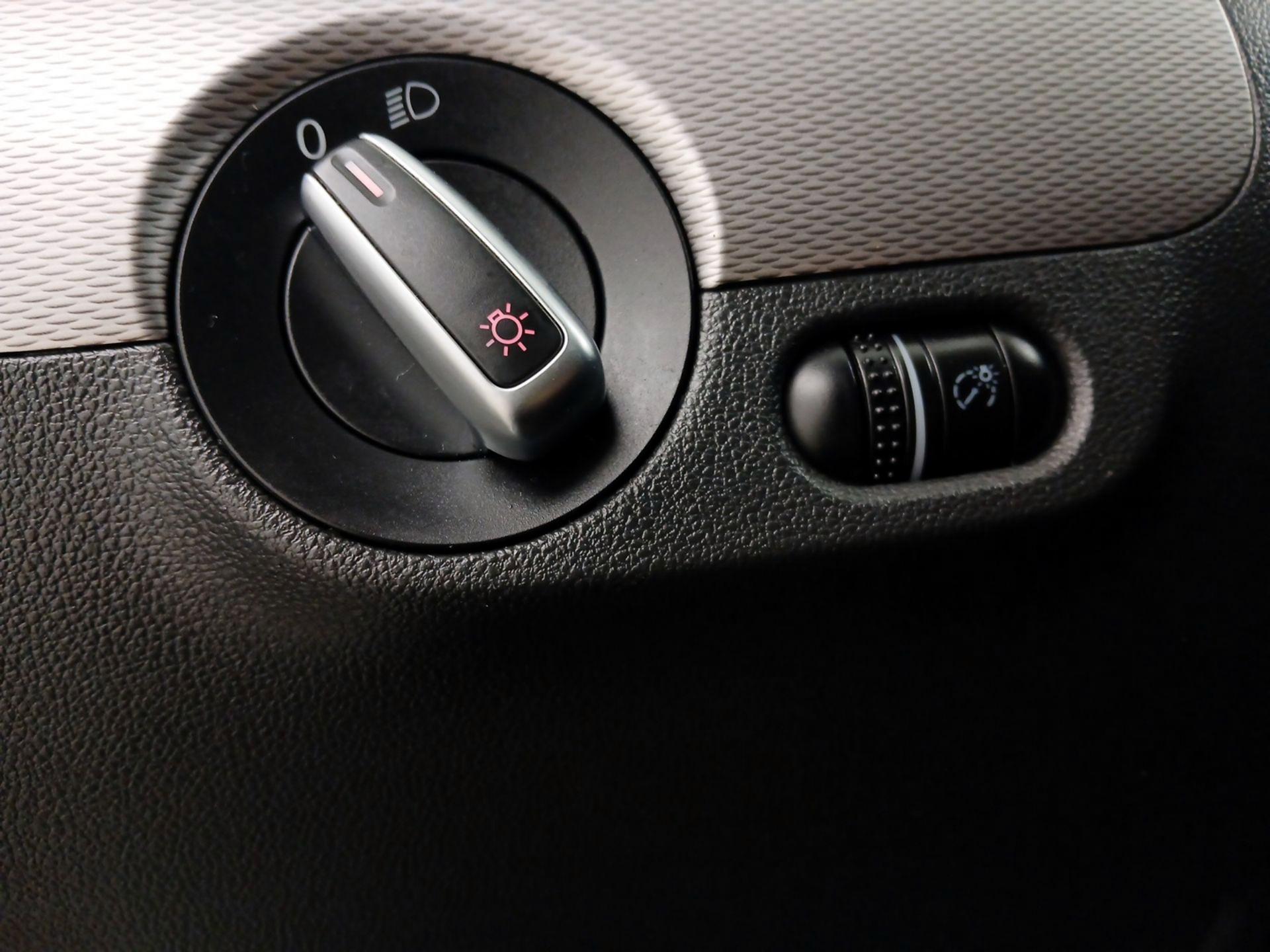 Thumbnail: 2017 Volkswagen Jetta - 13