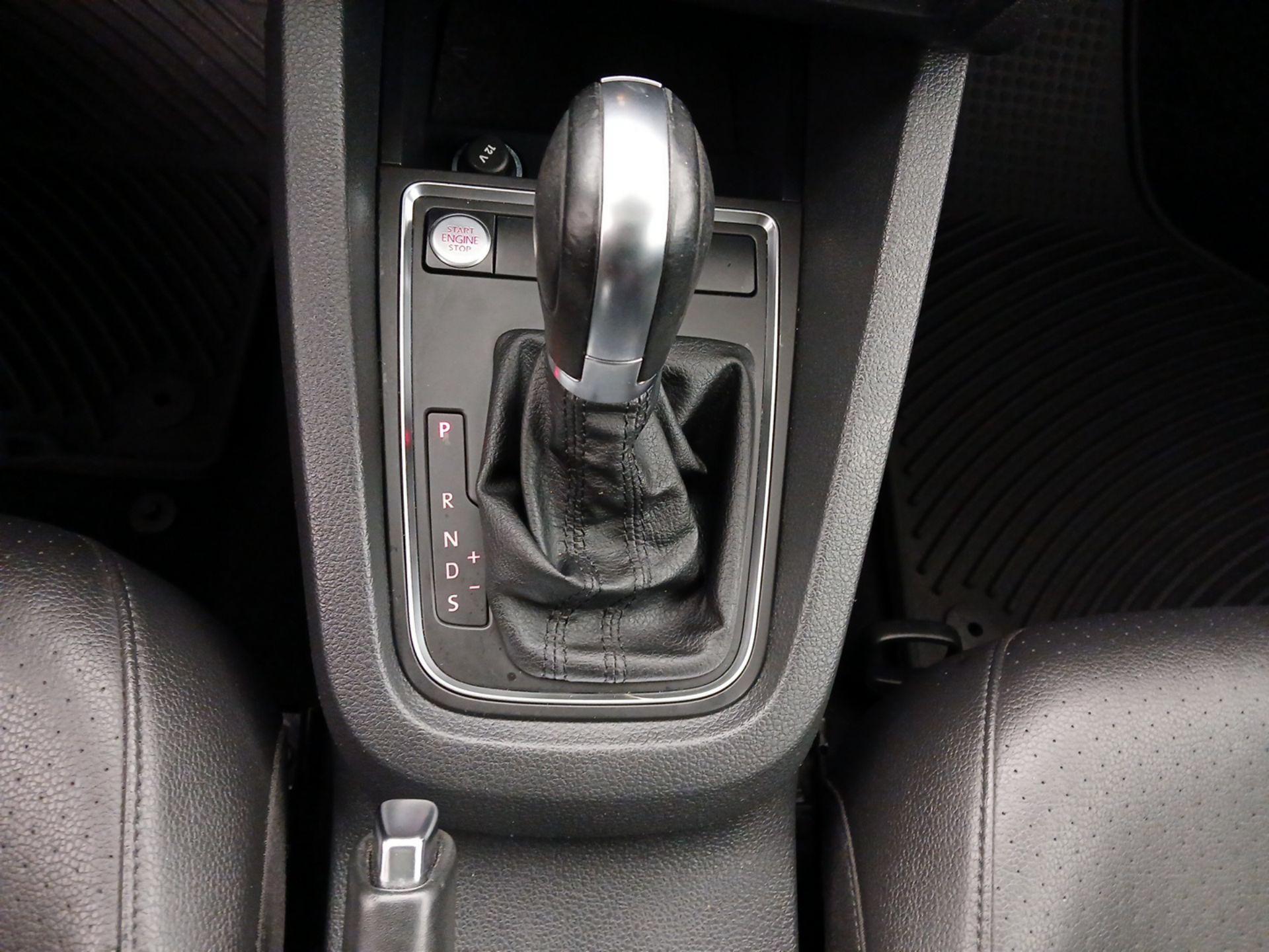 Thumbnail: 2017 Volkswagen Jetta - 17