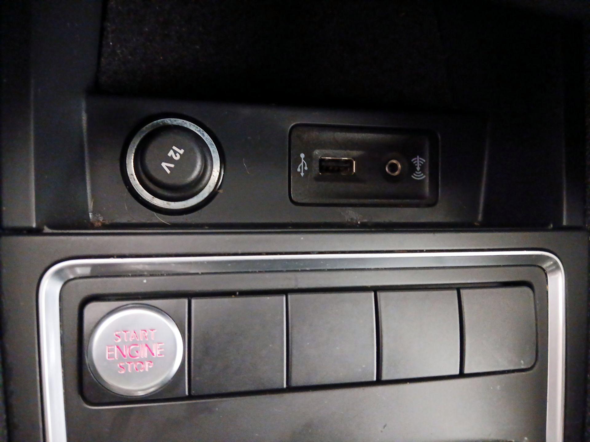 Thumbnail: 2017 Volkswagen Jetta - 18