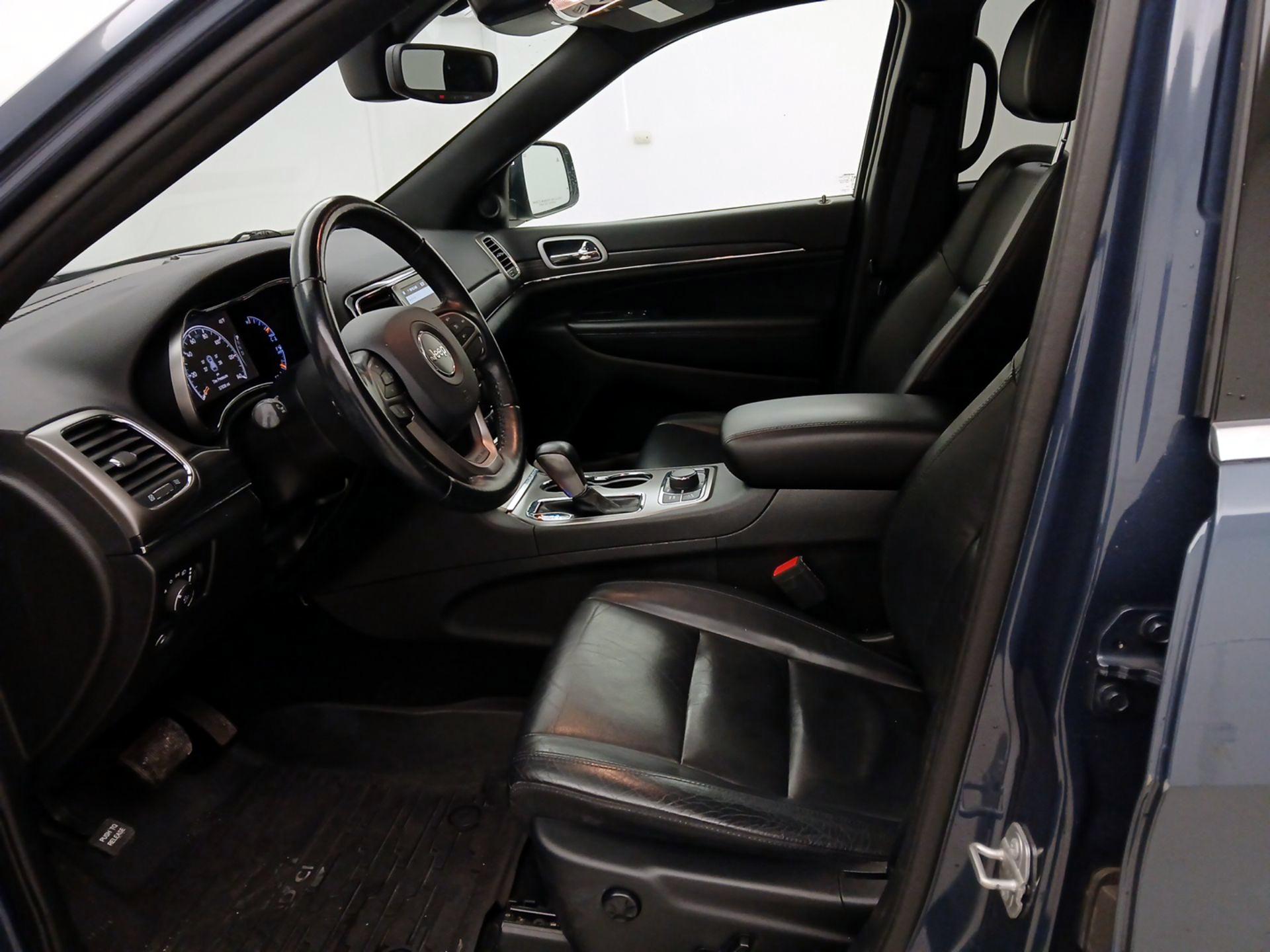 Thumbnail: 2020 Jeep Grand Cherokee - 11