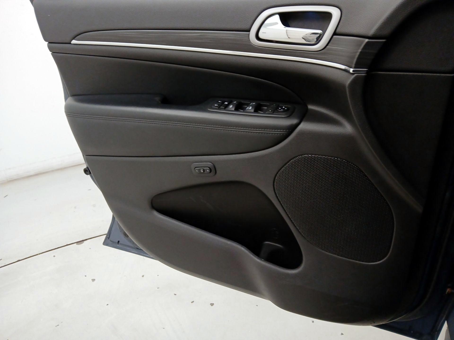 Thumbnail: 2020 Jeep Grand Cherokee - 12