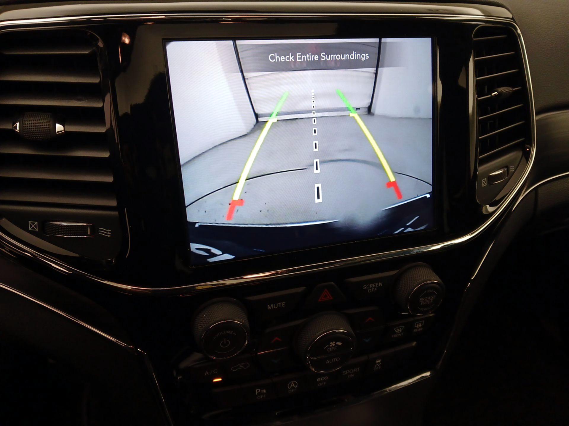 Thumbnail: 2020 Jeep Grand Cherokee - 15