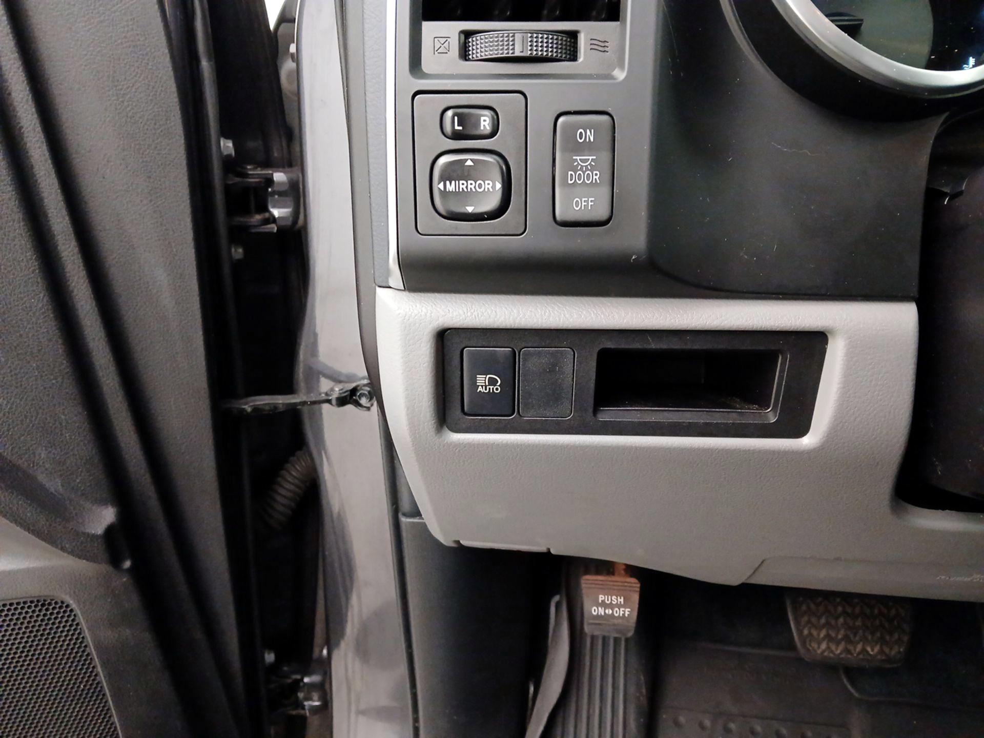 Thumbnail: 2018 Toyota Sequoia - 13