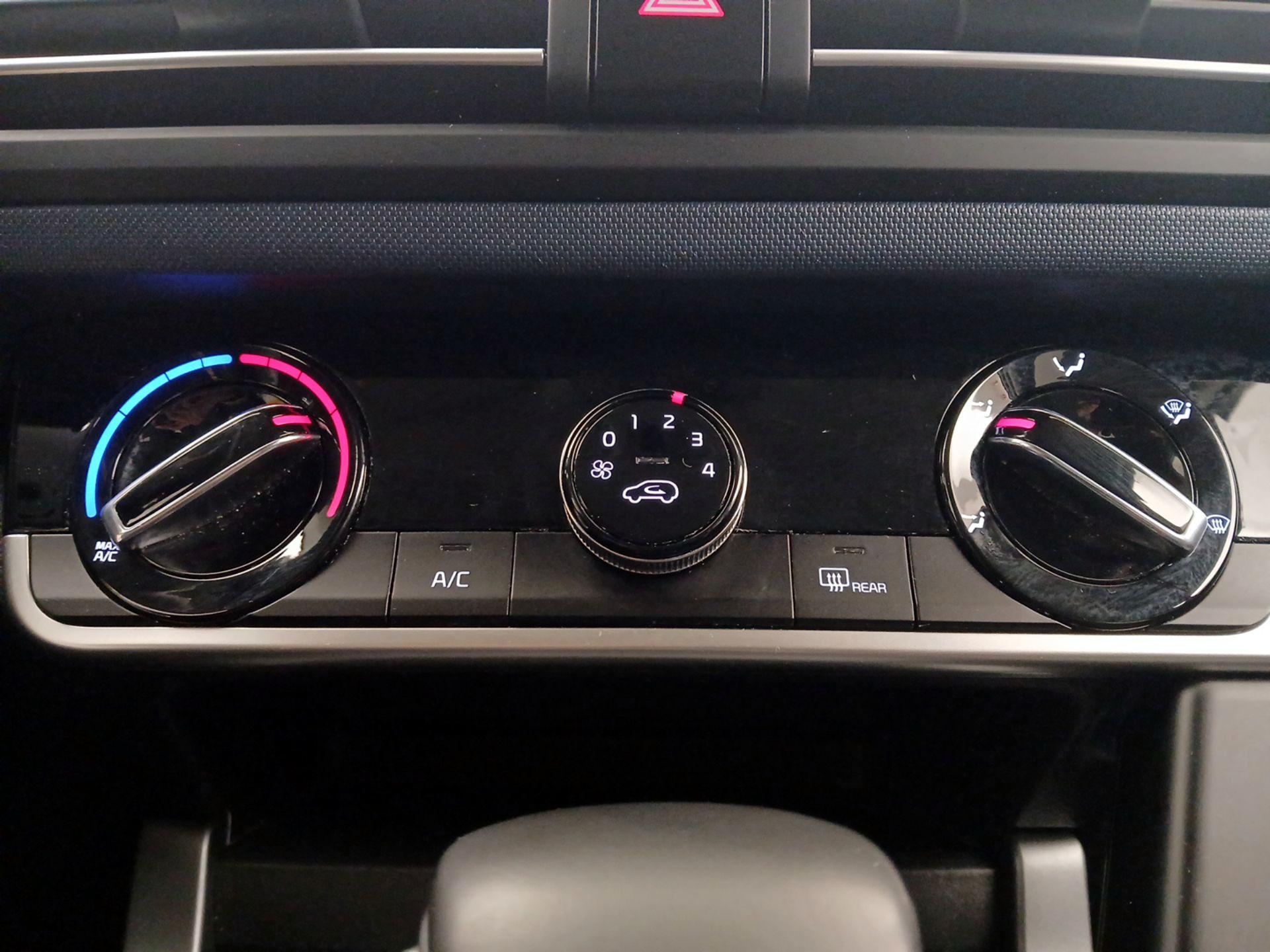 Thumbnail: 2021 Kia Seltos - 16