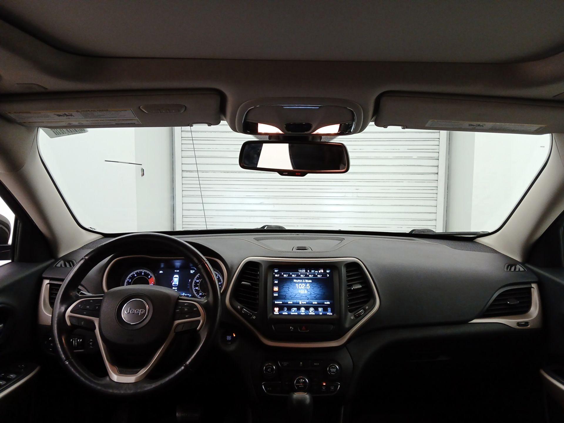 Thumbnail: 2018 Jeep Cherokee - 9