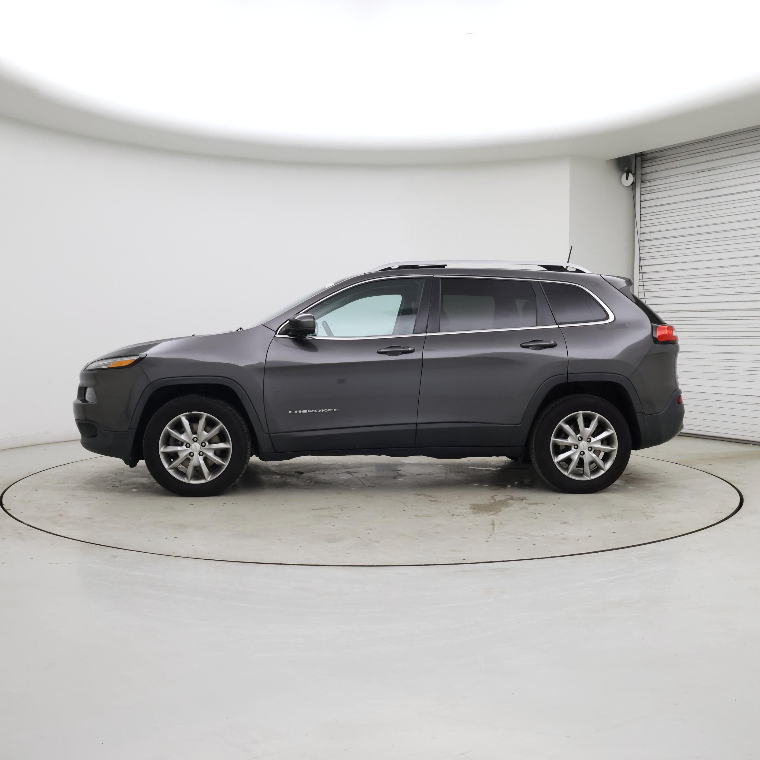 Thumbnail: 2018 Jeep Cherokee - 3