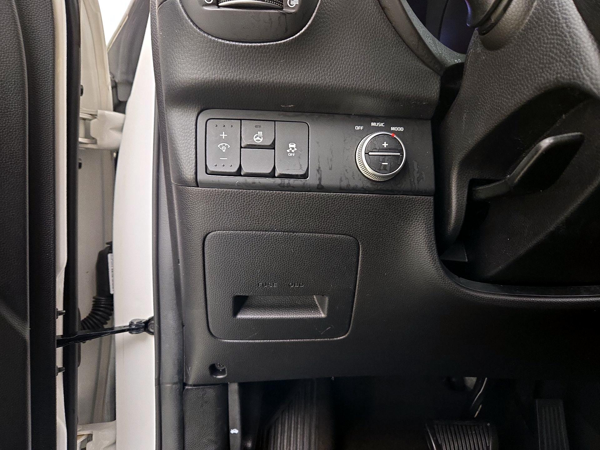 Thumbnail: 2015 Kia Soul - 13