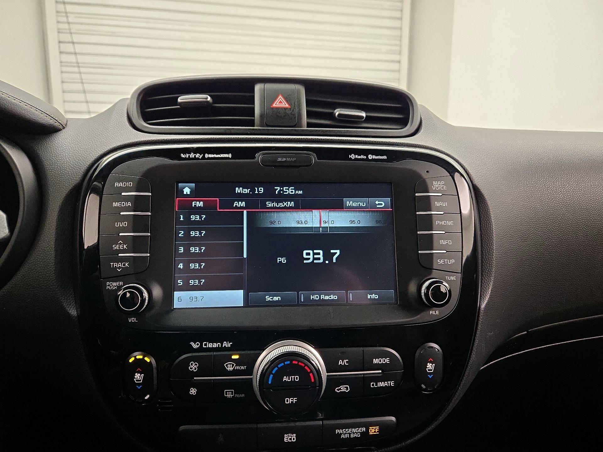 Thumbnail: 2015 Kia Soul - 15