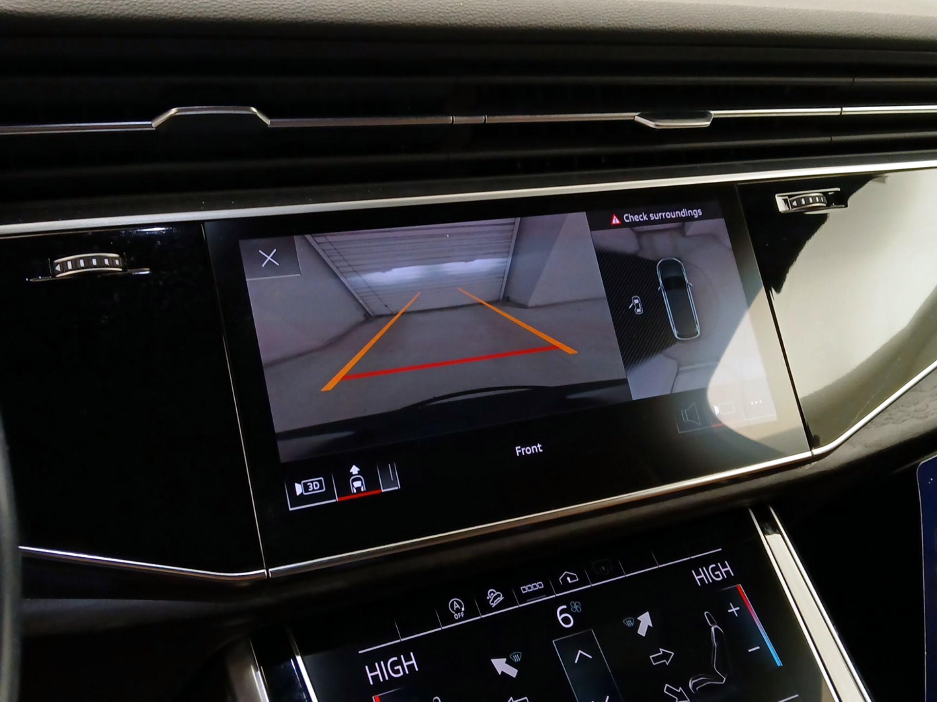 Thumbnail: 2021 Audi Q7 - 15