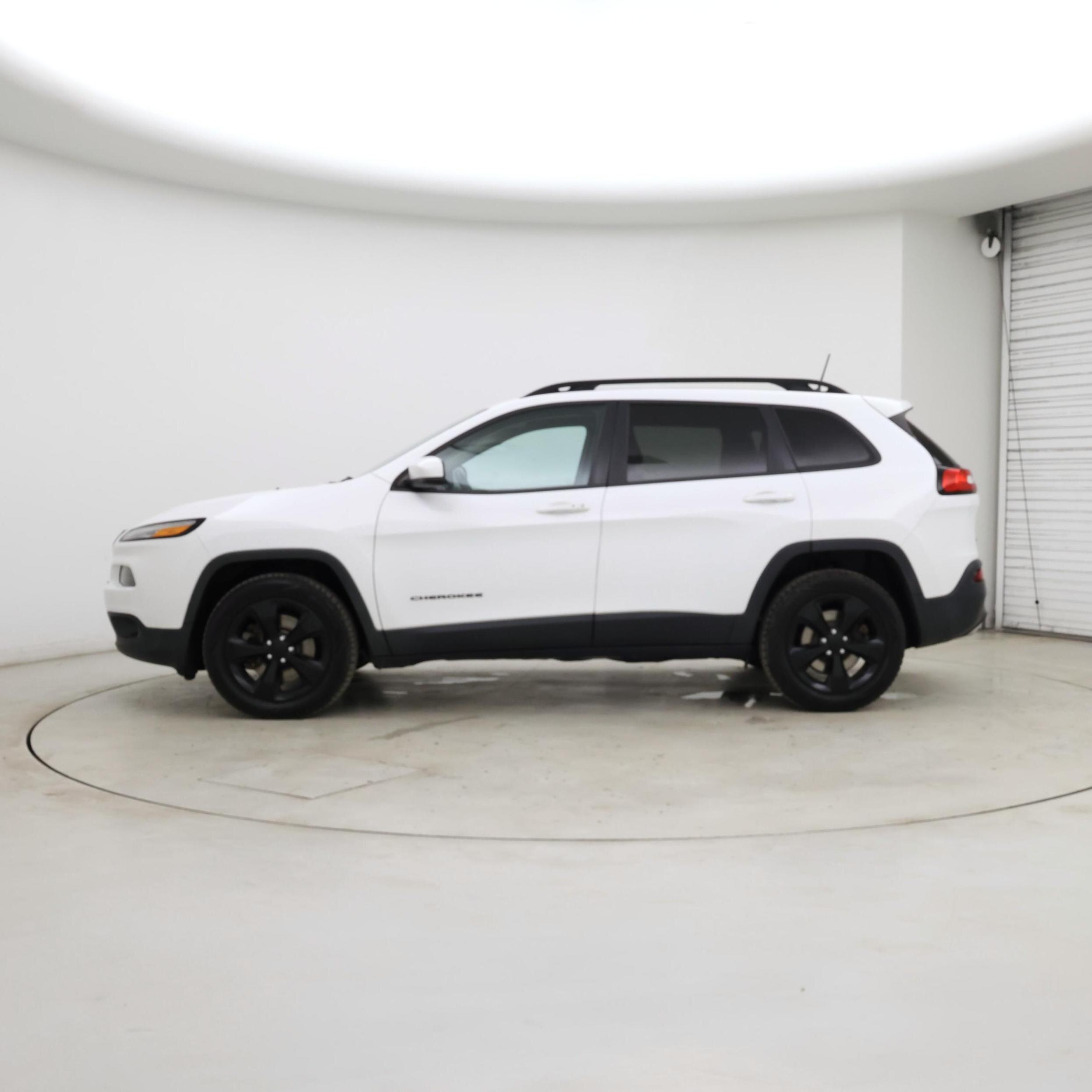 Thumbnail: 2018 Jeep Cherokee - 3