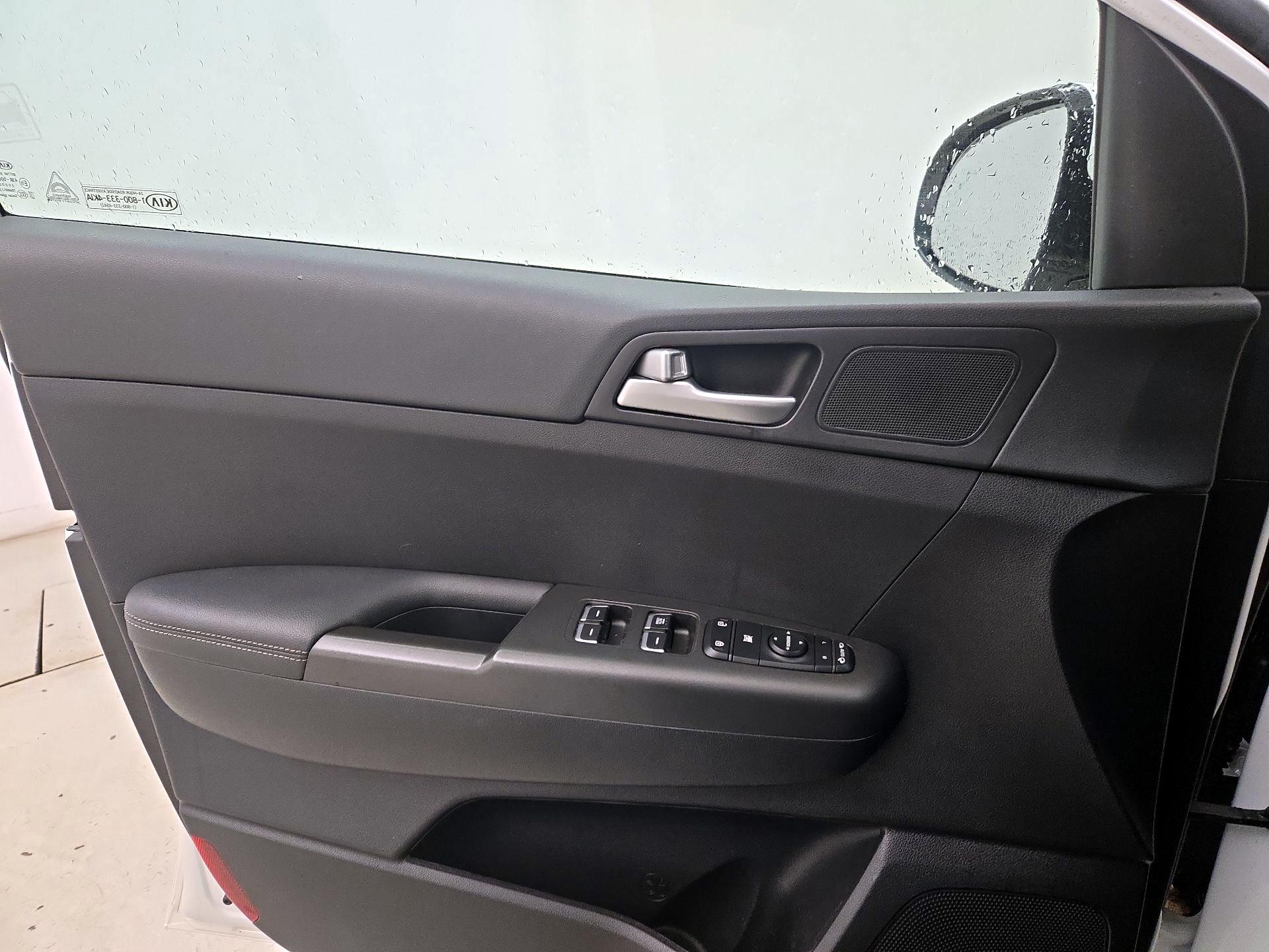 Thumbnail: 2020 Kia Sportage - 12