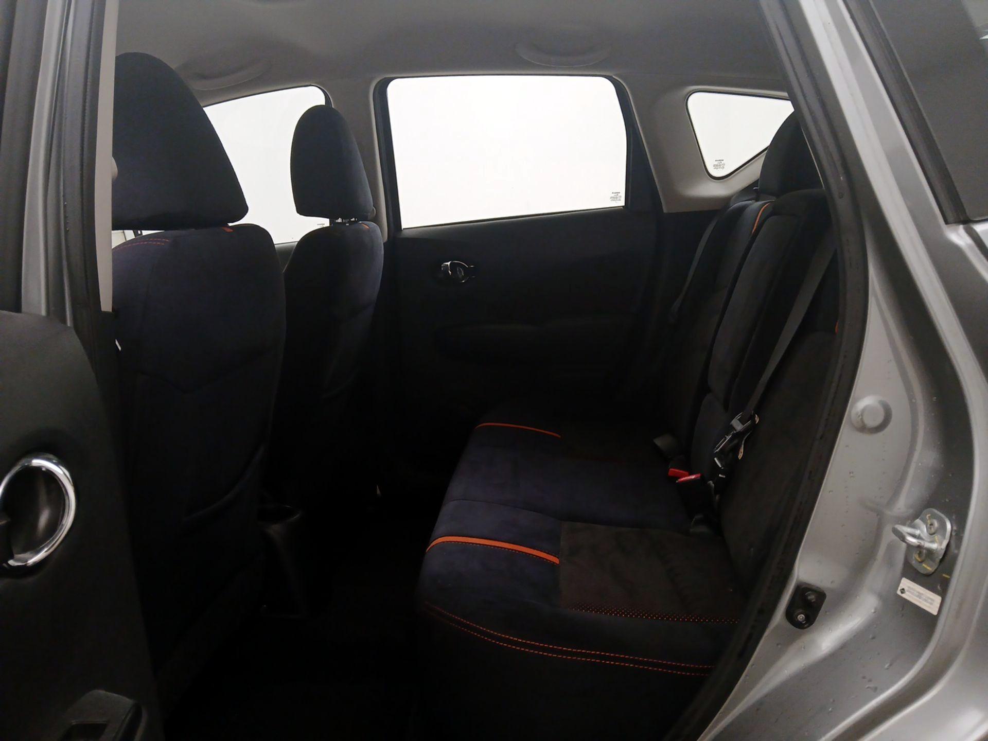 Thumbnail: 2015 Nissan Versa Note - 19