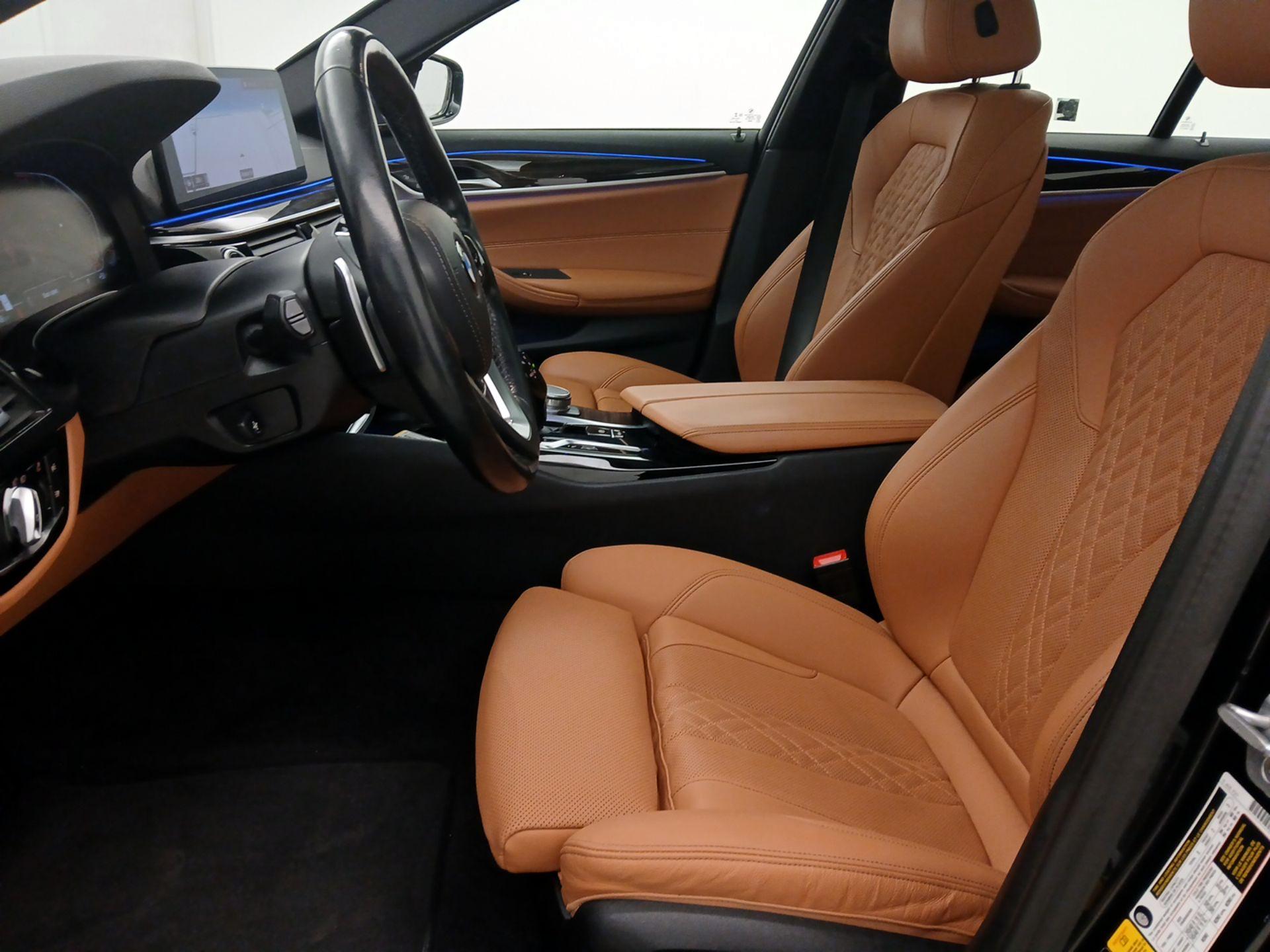 Thumbnail: 2021 BMW 5 Series - 11