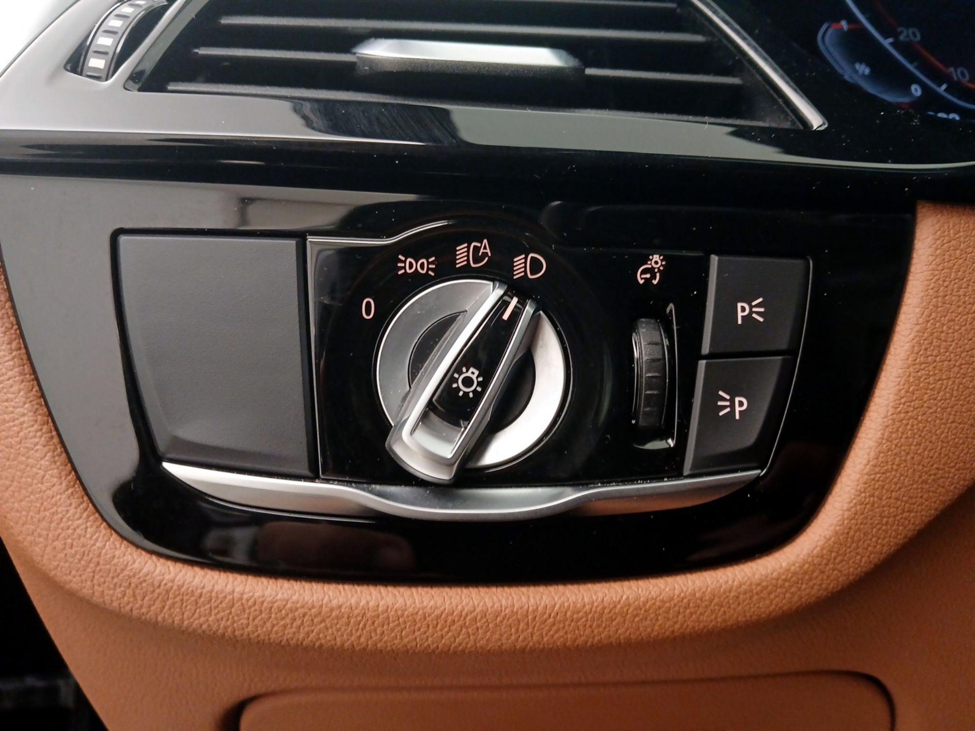 Thumbnail: 2021 BMW 5 Series - 13