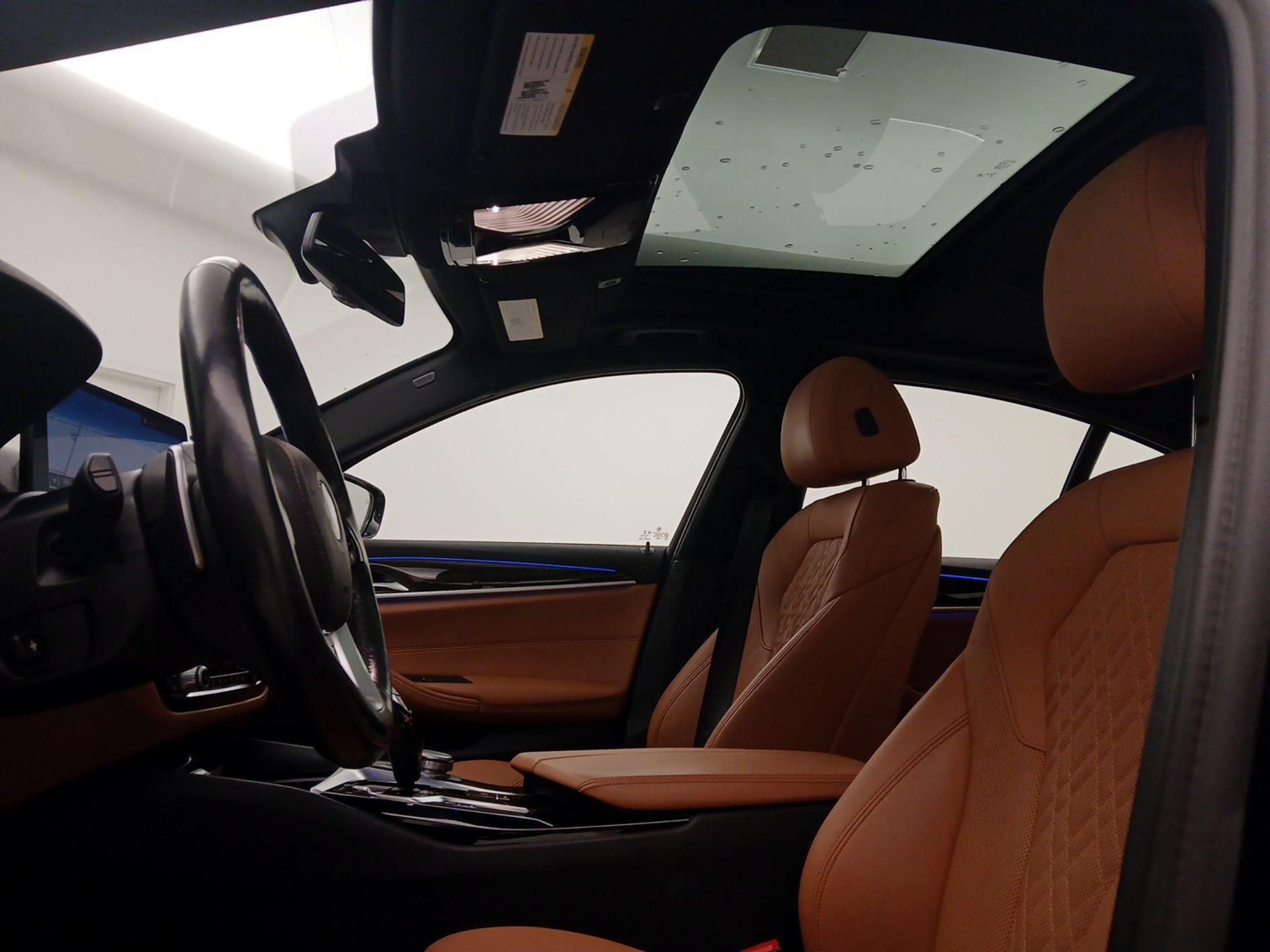 Thumbnail: 2021 BMW 5 Series - 20