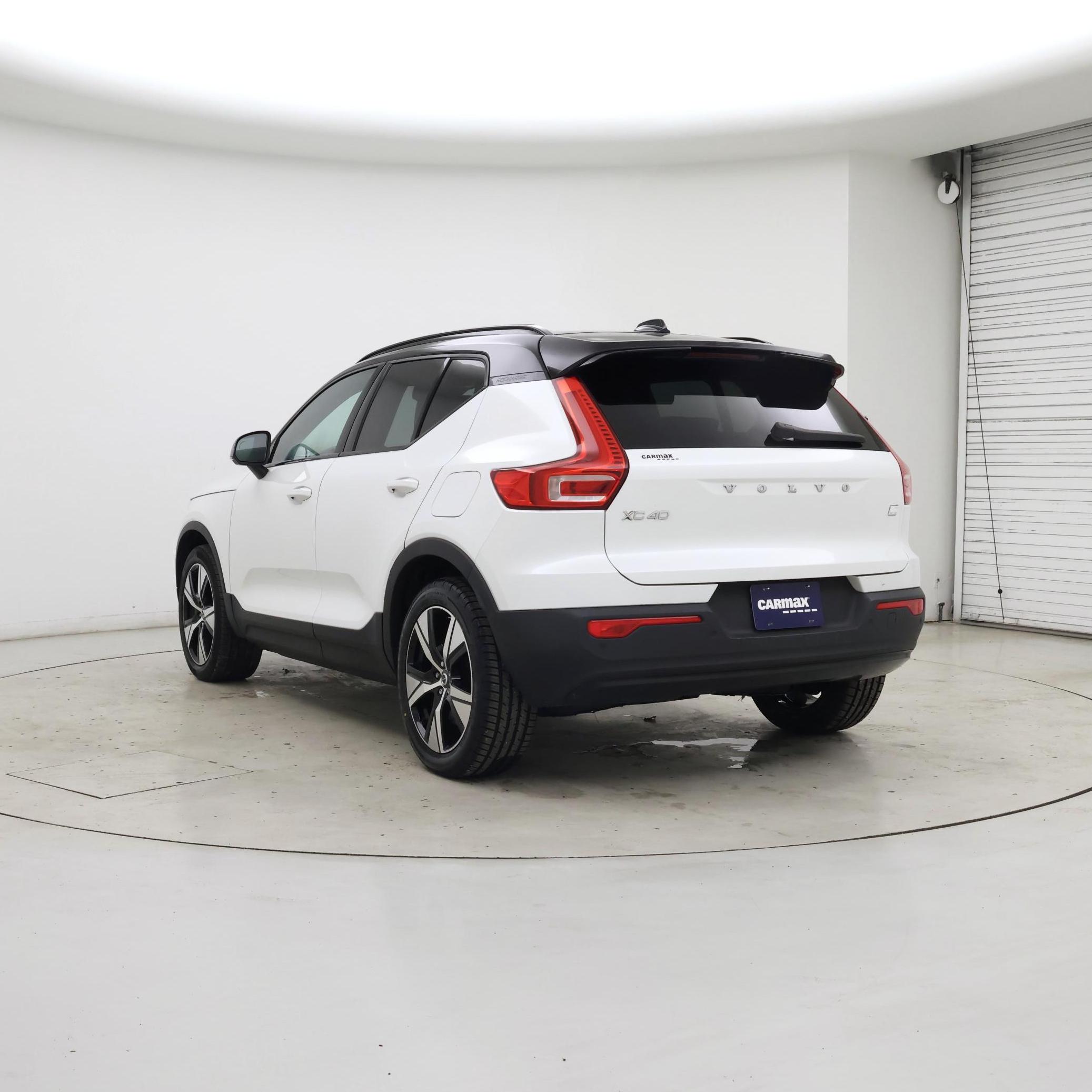 Thumbnail: 2021 Volvo XC40 - 2