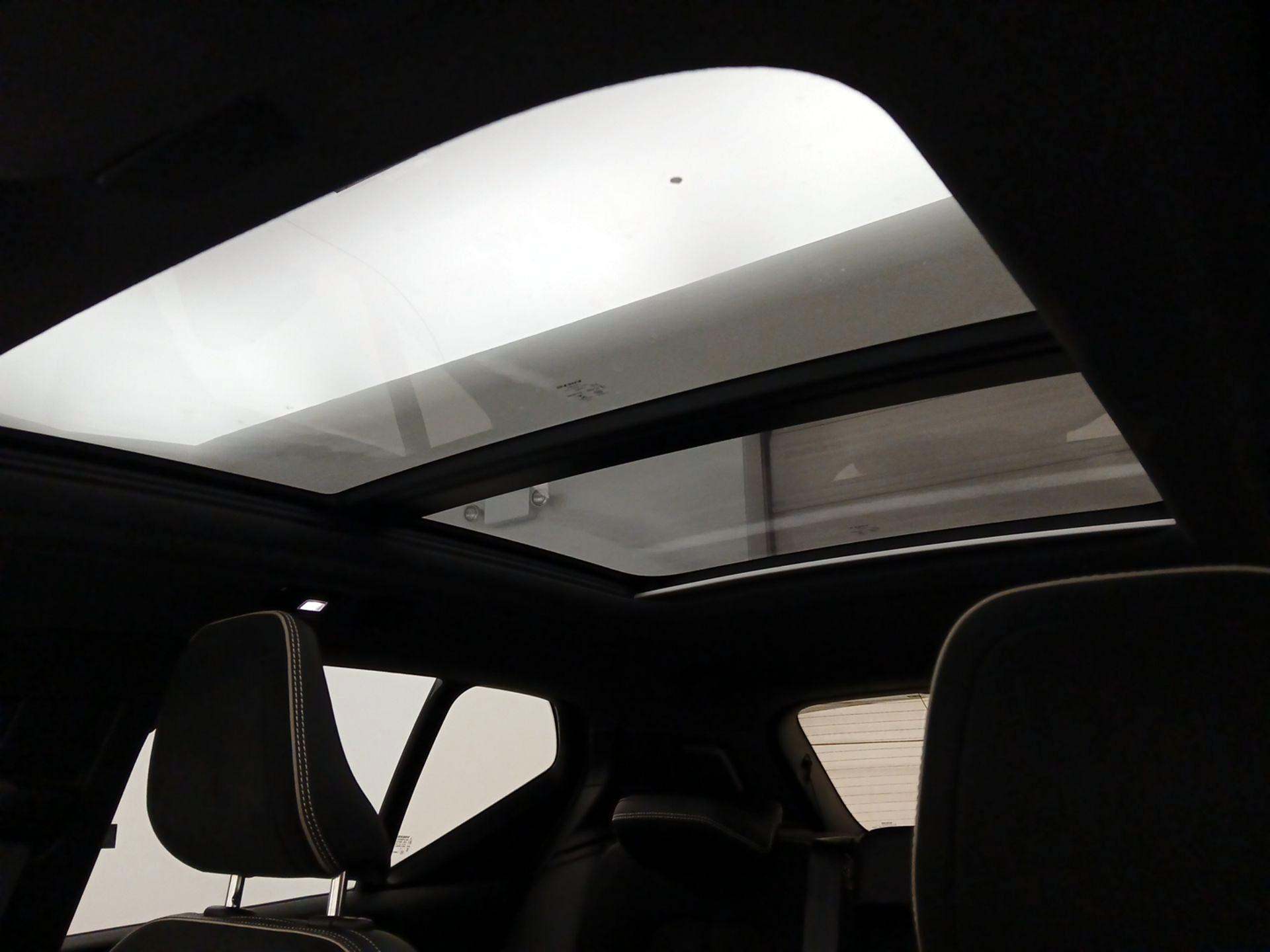 Thumbnail: 2021 Volvo XC40 - 20