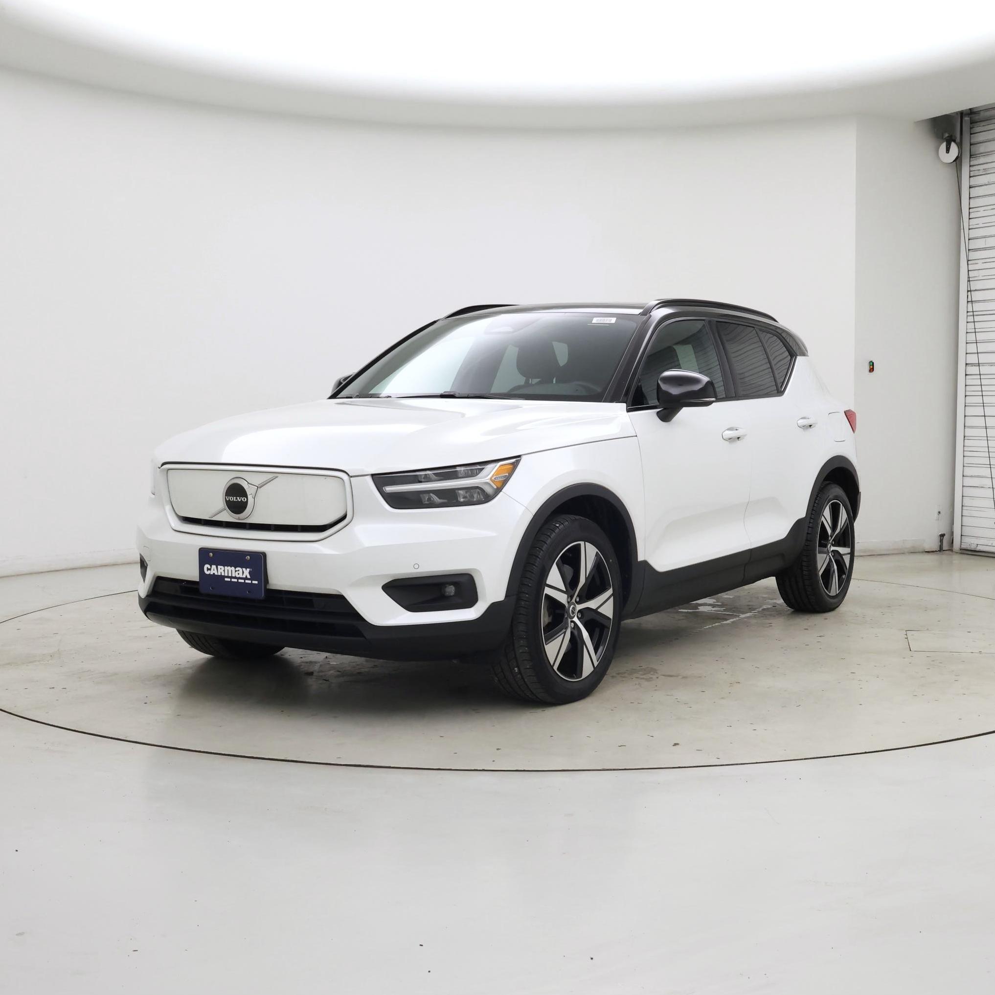 Thumbnail: 2021 Volvo XC40 - 4