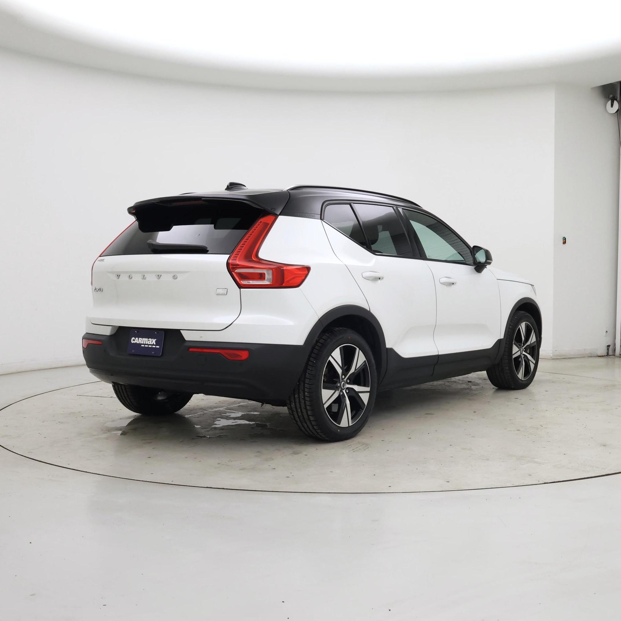 Thumbnail: 2021 Volvo XC40 - 8