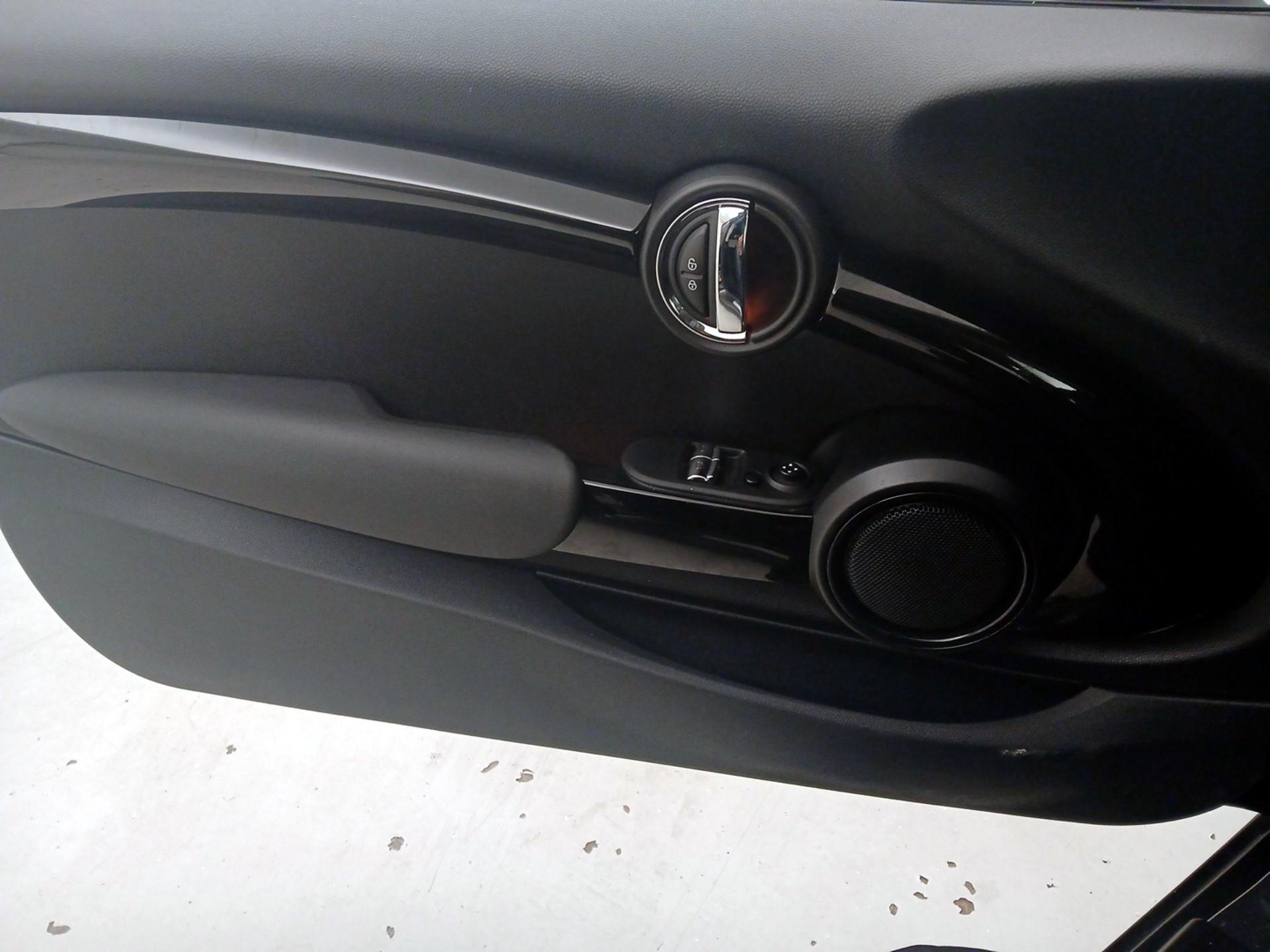 Thumbnail: 2021 MINI Cooper Hardtop - 12